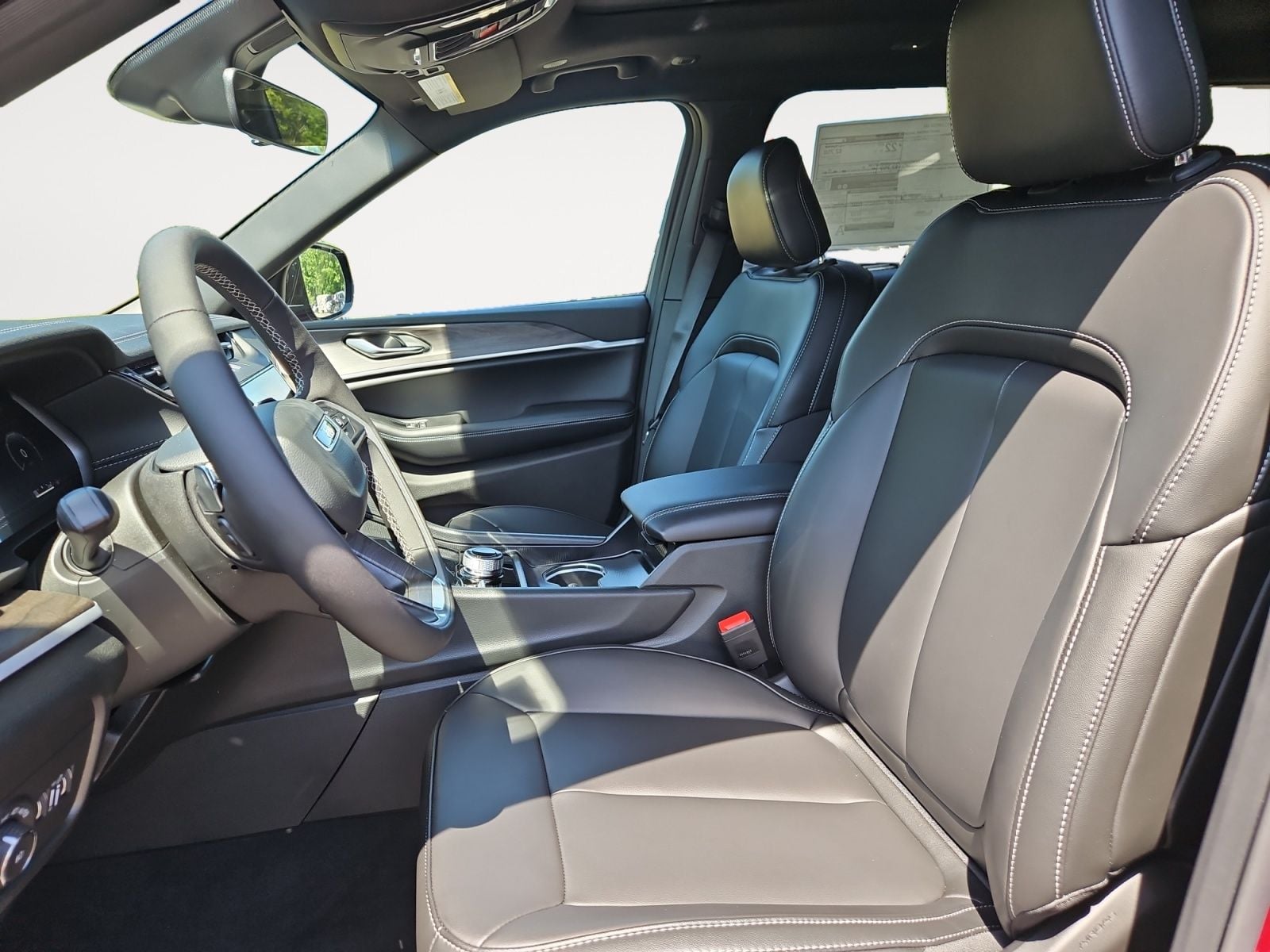 New 2026 Jeep Grand Cherokee L Limited - photo - 8