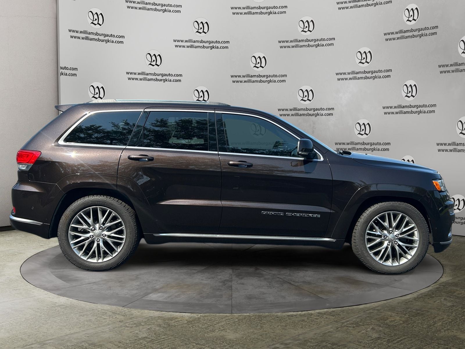 Pre-Owned 2017 Jeep Grand Cherokee Summit - photo - 5
