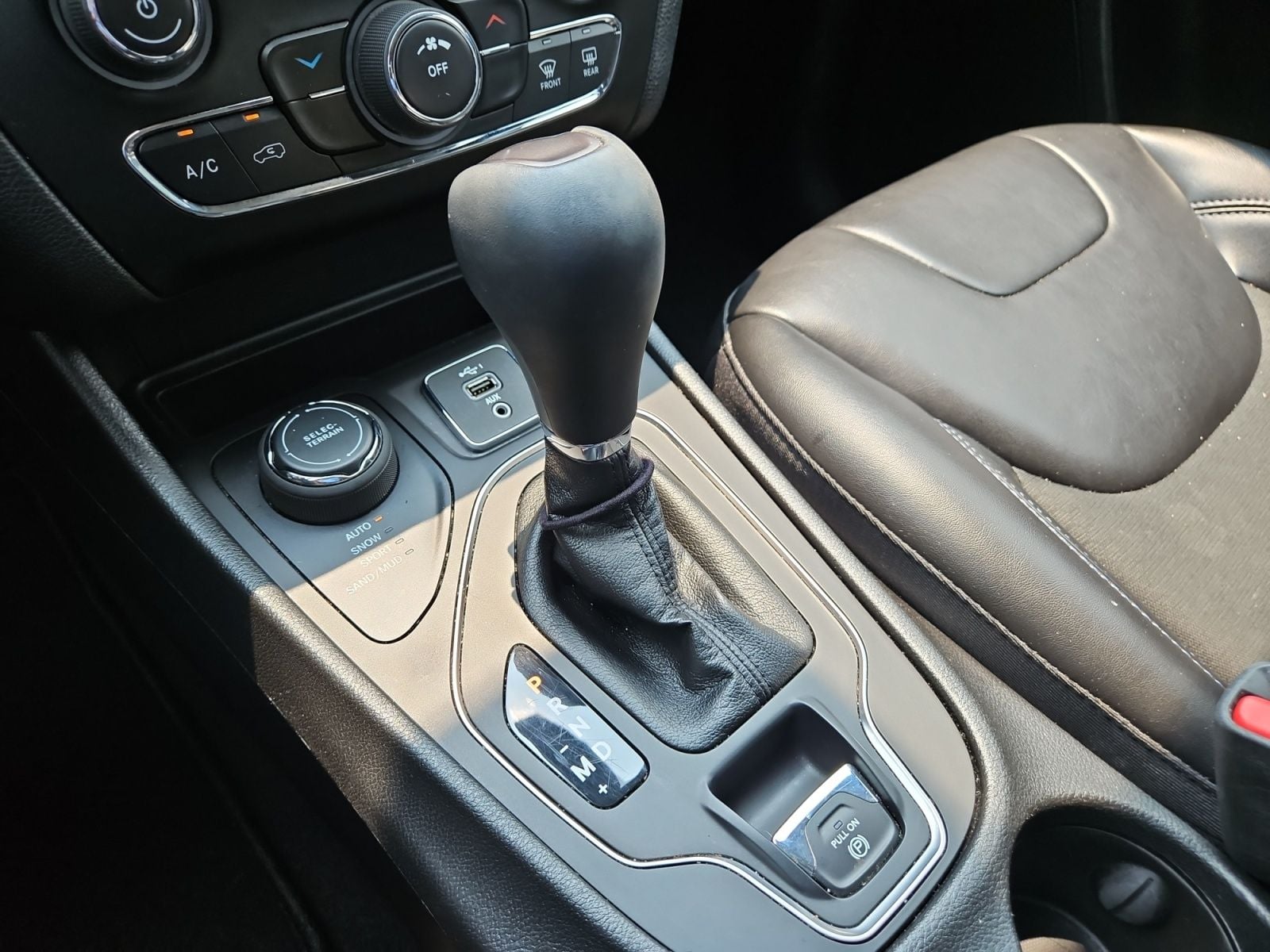 Pre-Owned 2021 Jeep Cherokee Latitude Plus - photo - 26