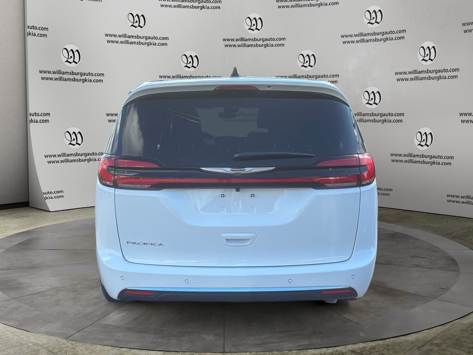 New 2026 Chrysler Pacifica Select - photo - 3