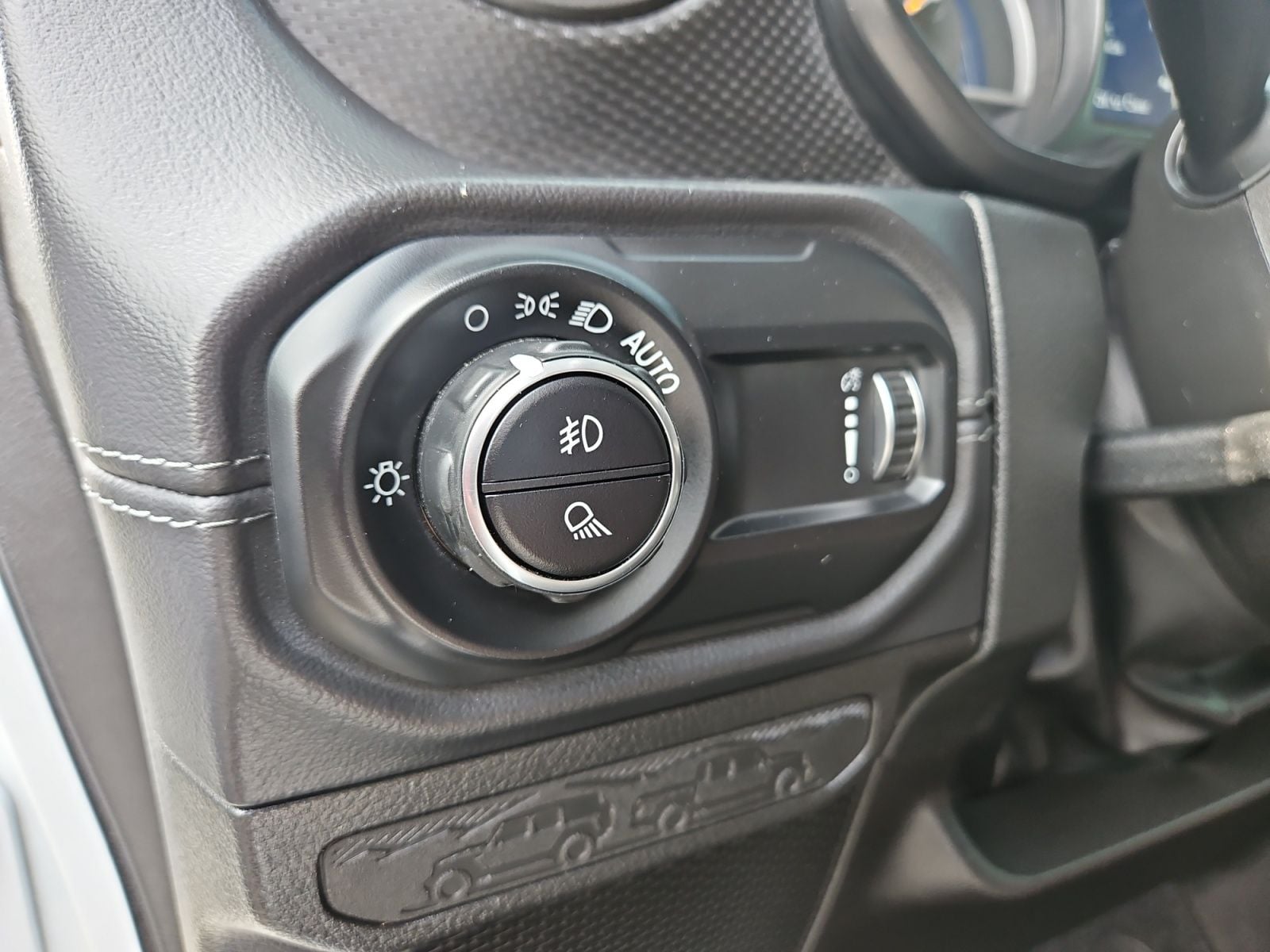 Pre-Owned 2024 Jeep Gladiator Mojave - photo - 22