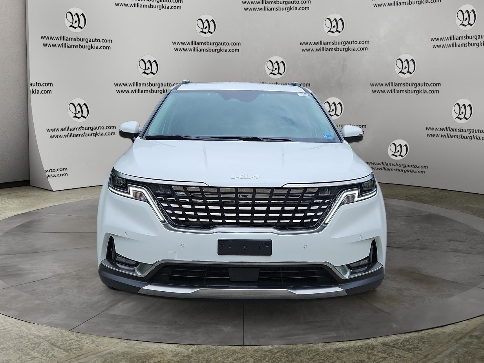 Pre-Owned 2024 Kia Carnival SX - photo - 7