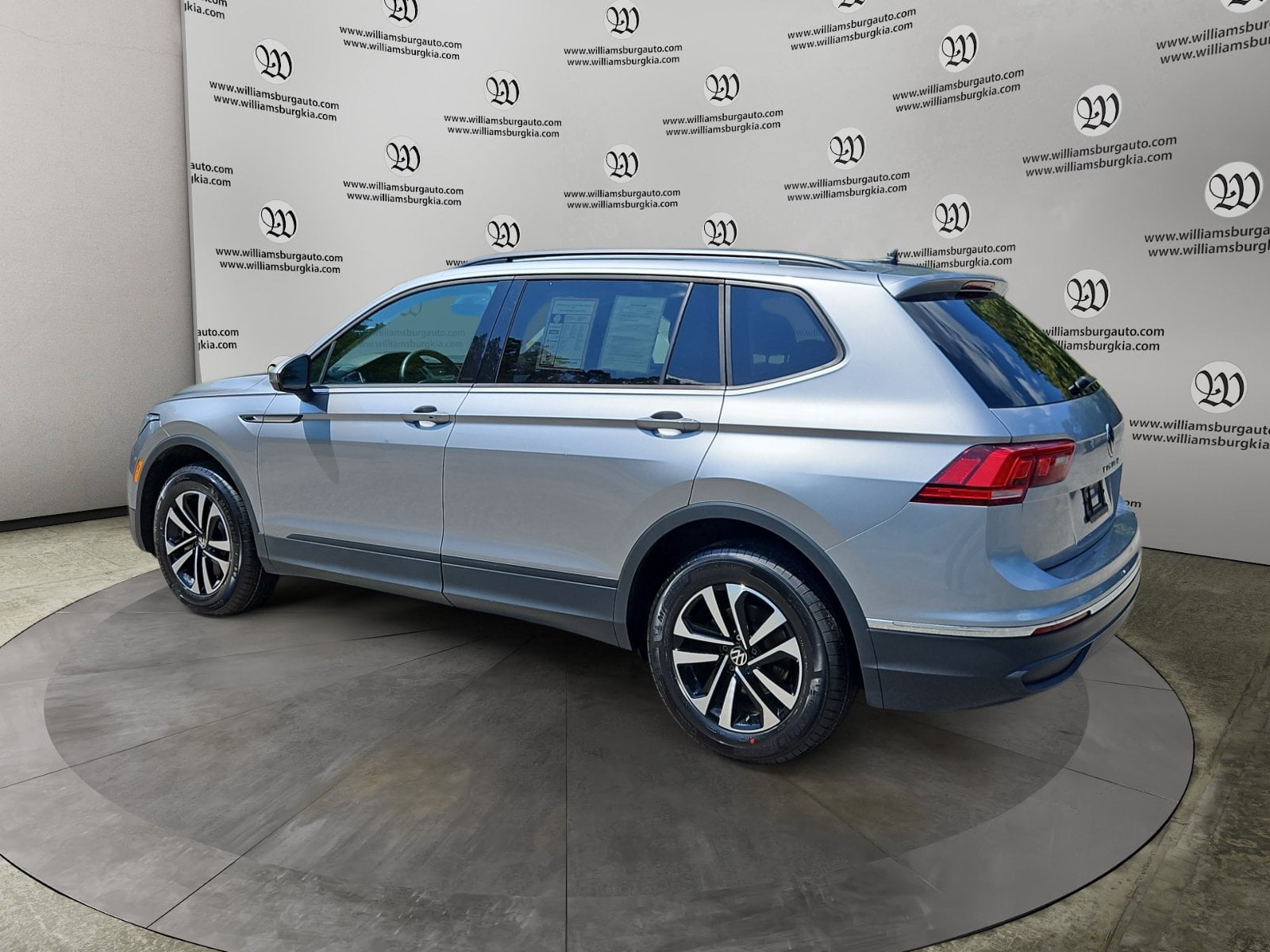 Pre-Owned 2024 Volkswagen Tiguan 2.0T S - photo - 2