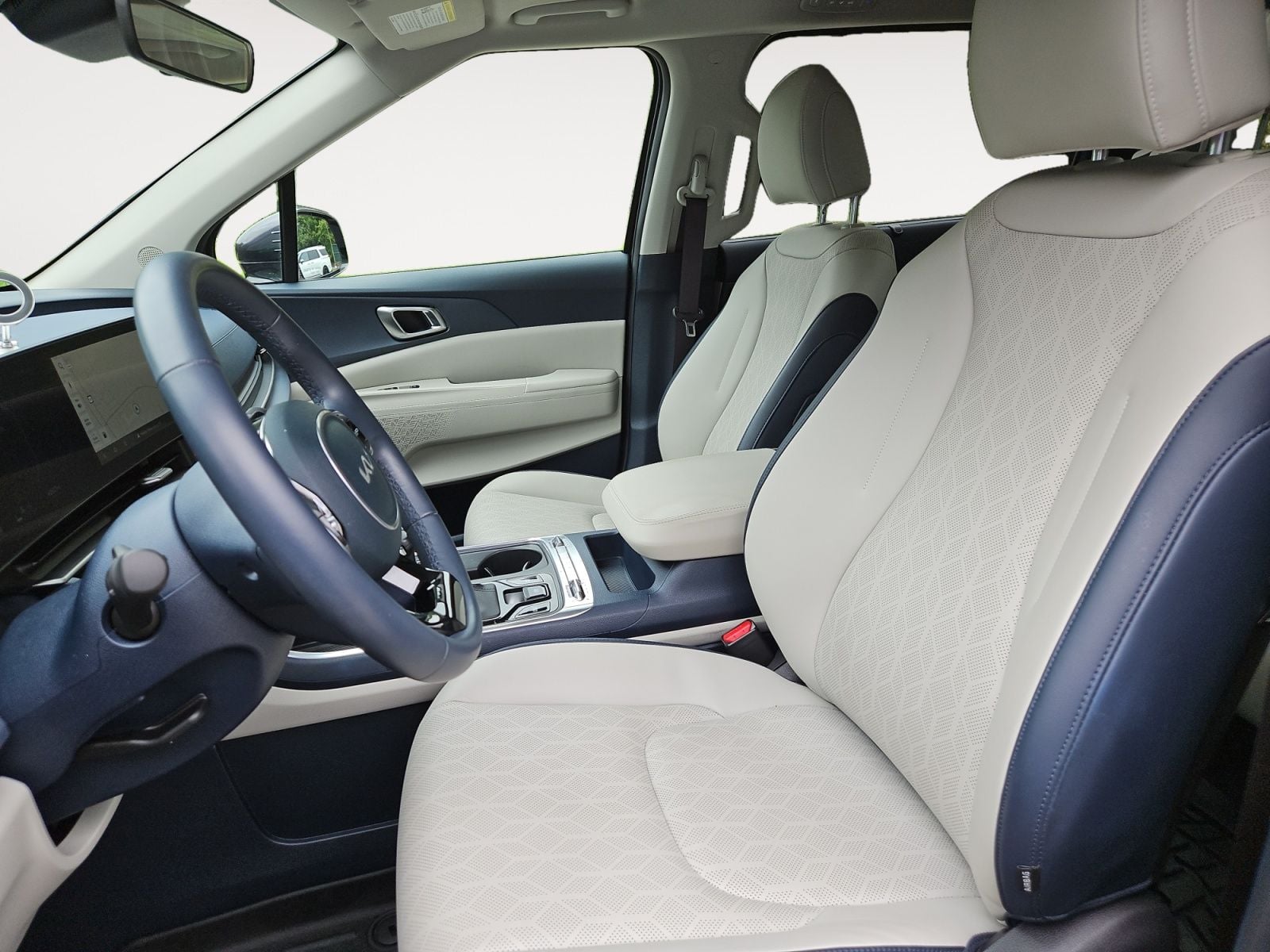 Pre-Owned 2025 Kia Carnival SX - photo - 8