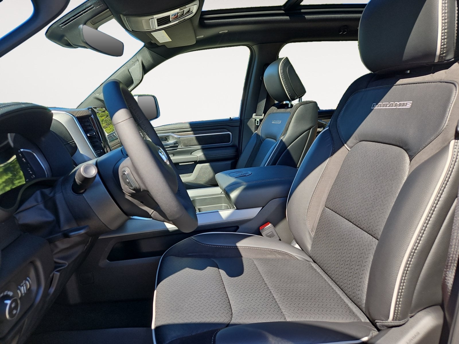 New 2027 Ram 1500 Laramie - photo - 8