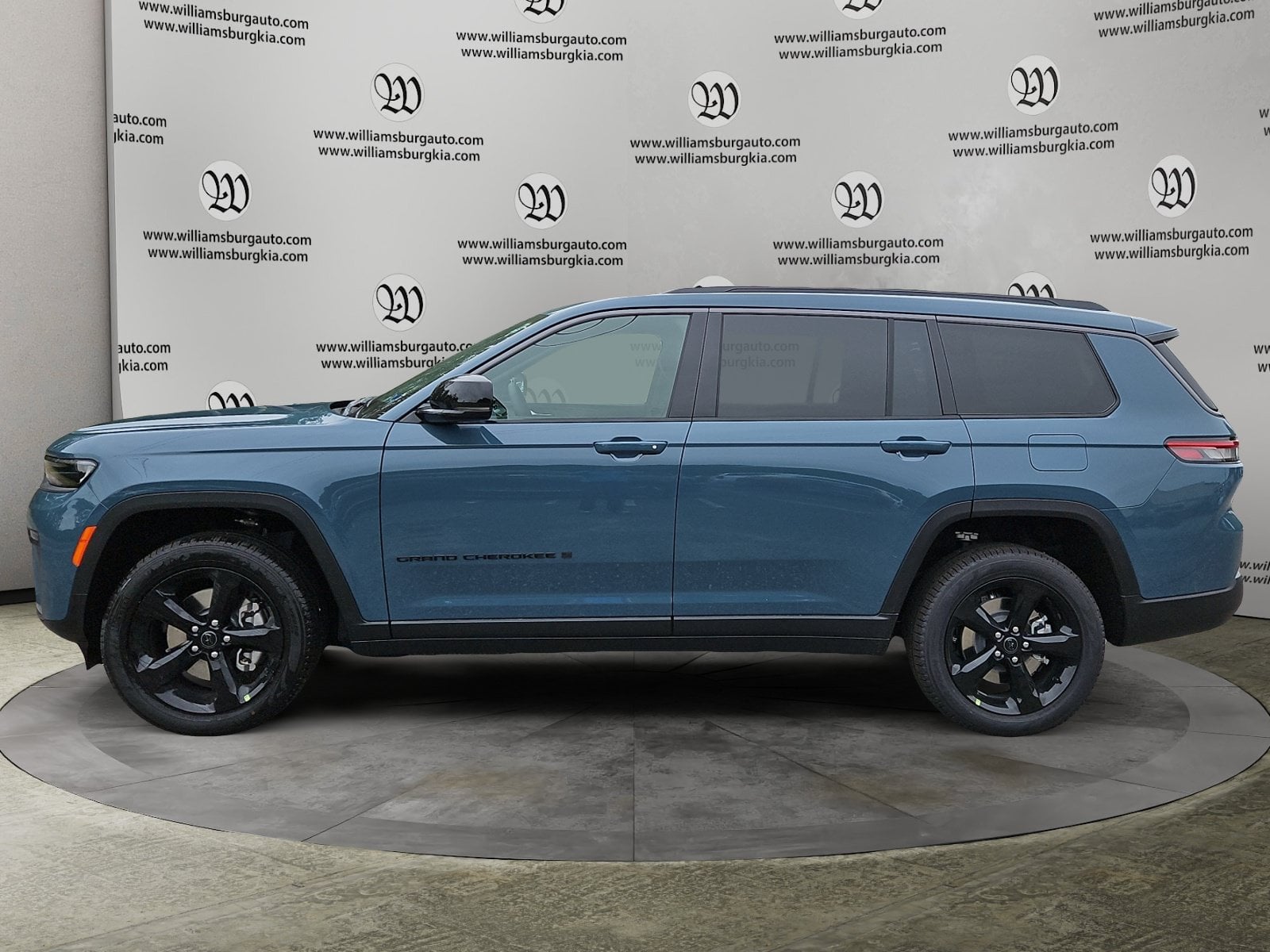 New 2027 Jeep Grand Cherokee L Limited - photo - 1