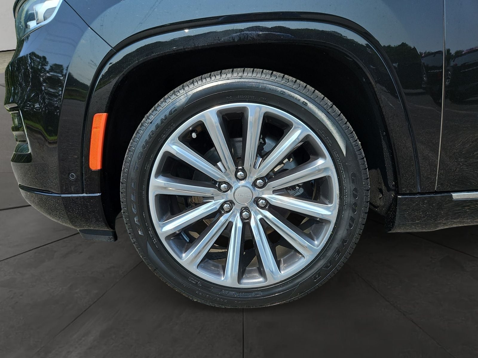 Pre-Owned 2022 Jeep Grand Wagoneer Series II - photo - 13