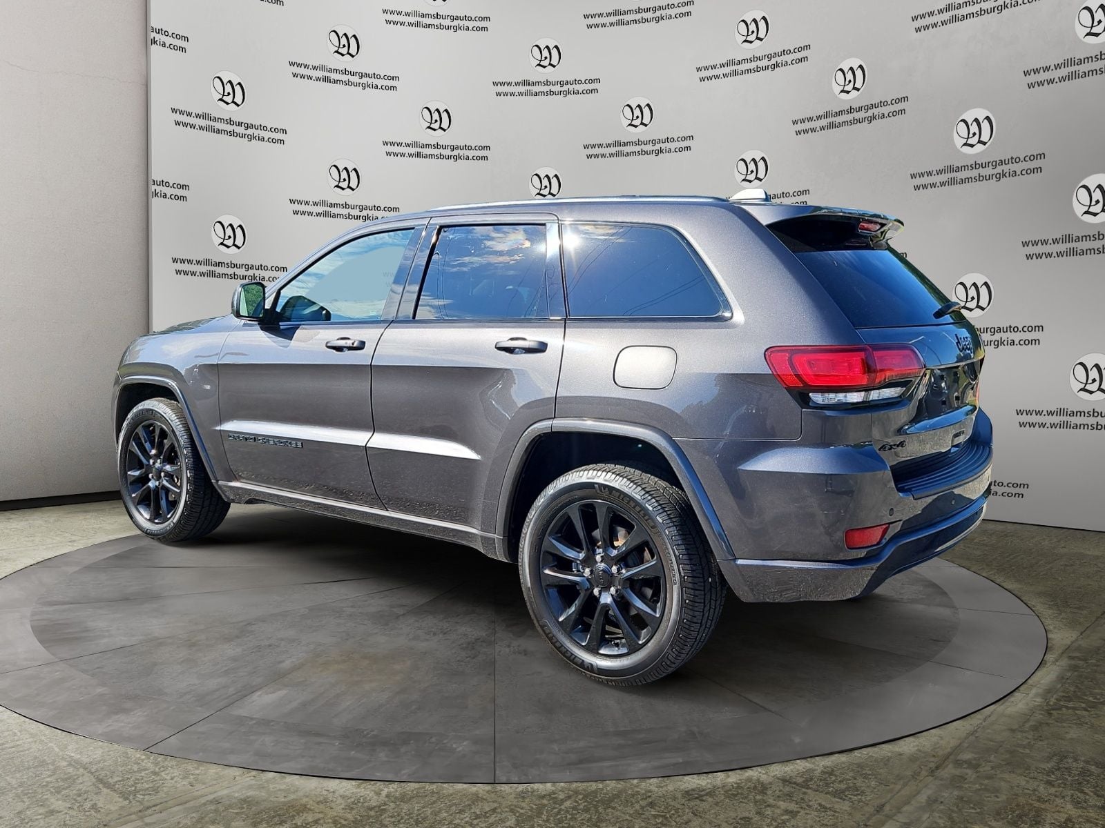 Pre-Owned 2020 Jeep Grand Cherokee Altitude - photo - 2