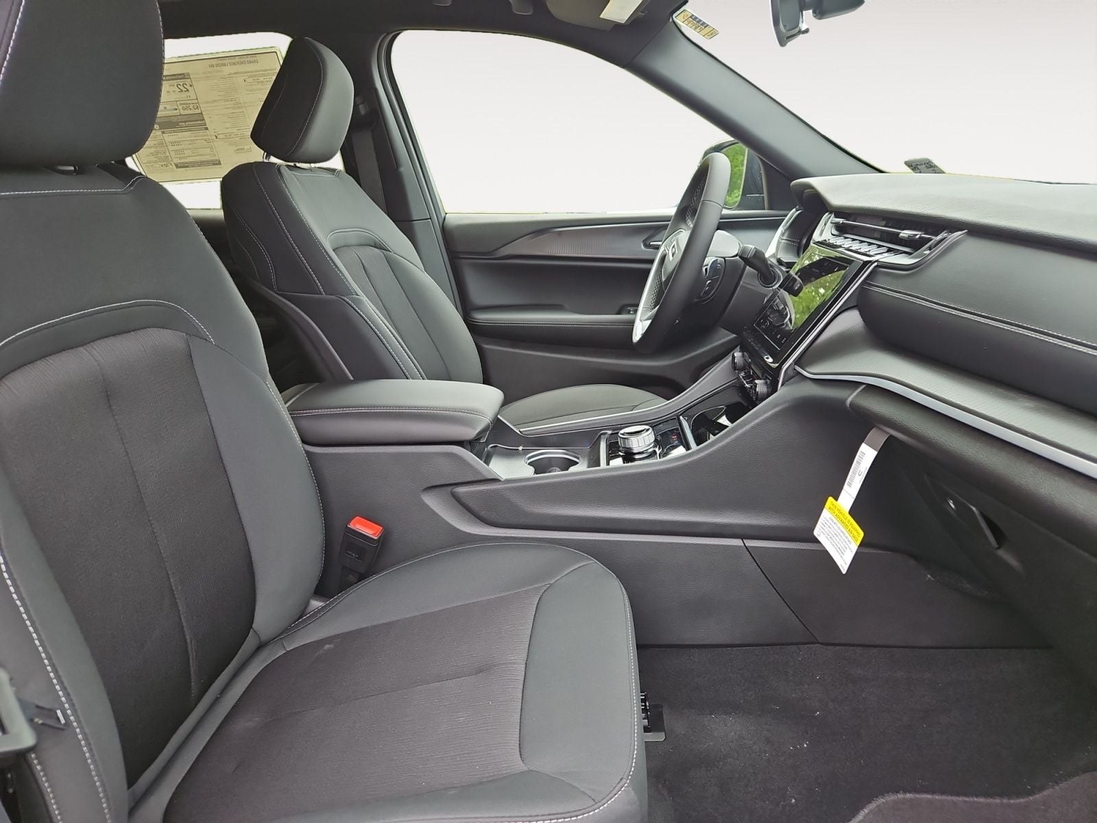 New 2026 Jeep Grand Cherokee Laredo - photo - 14