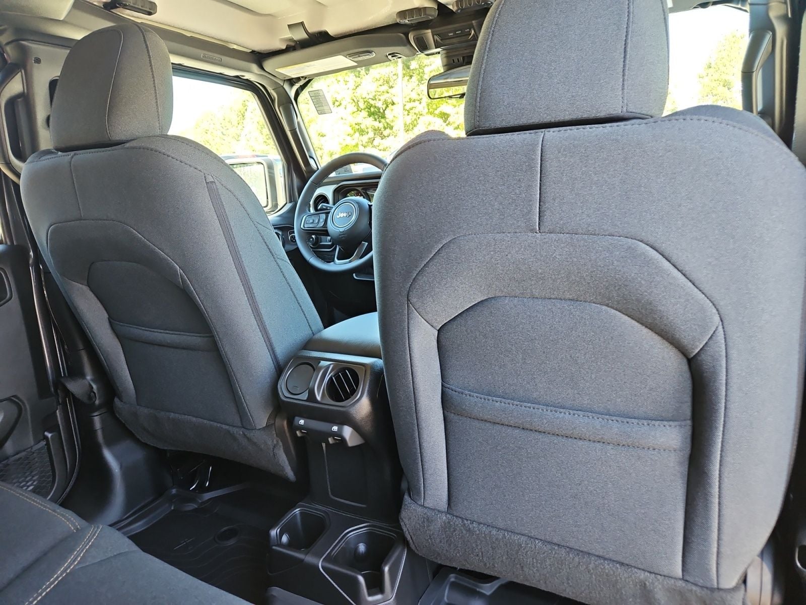 New 2026 Jeep Wrangler Sport S - photo - 17