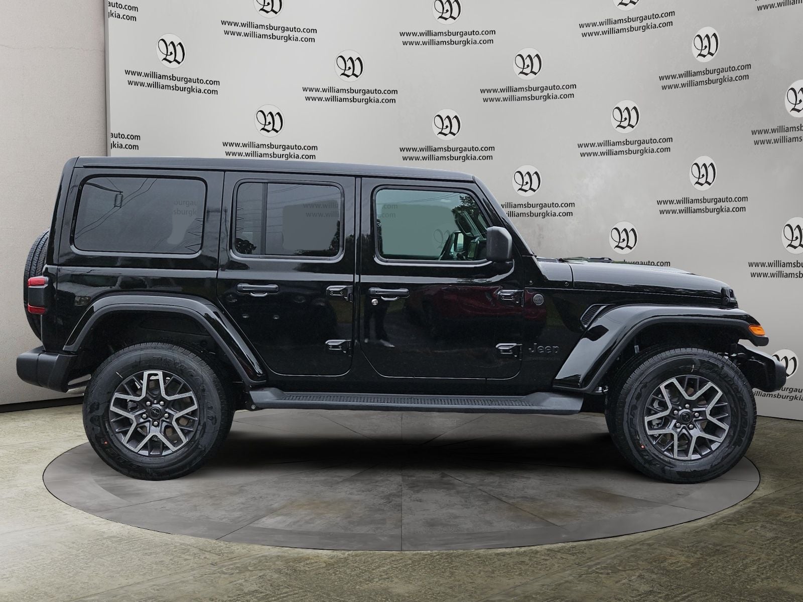 New 2025 Jeep Wrangler Sahara - photo - 5