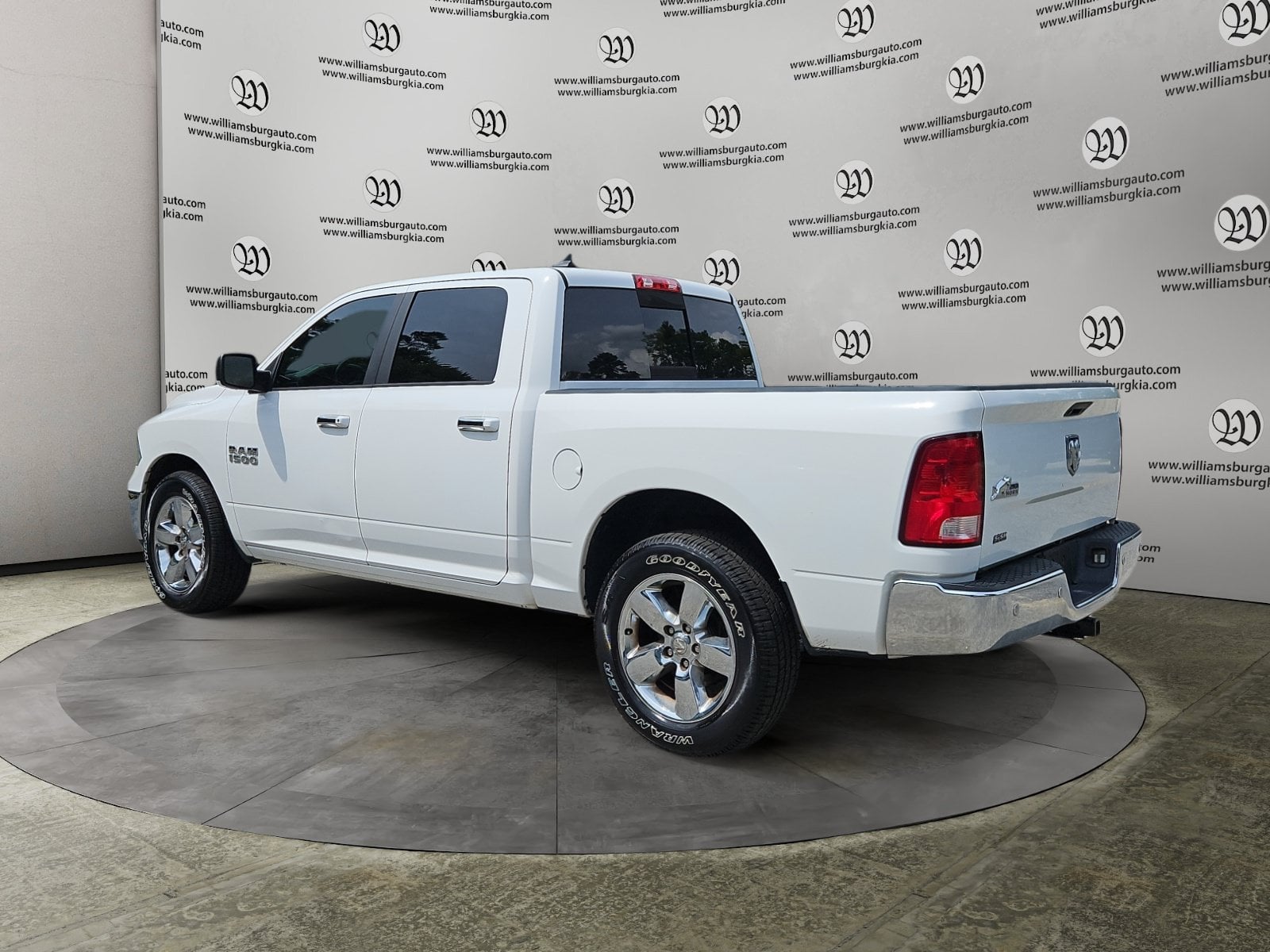 Pre-Owned 2017 Ram 1500 Big Horn - photo - 2