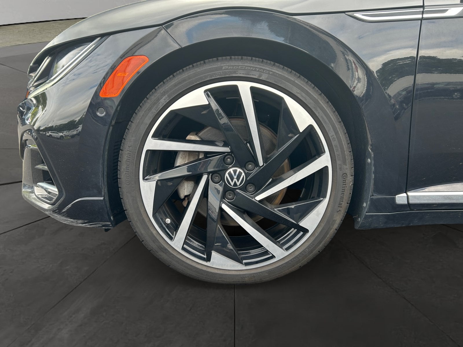 Pre-Owned 2023 Volkswagen Arteon 2.0T SEL Premium R-Line - photo - 13