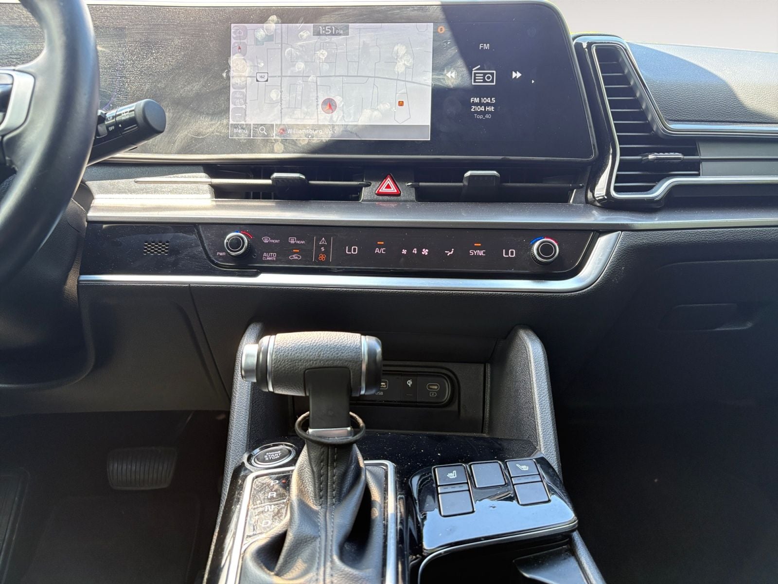 Pre-Owned 2024 Kia Sportage EX - photo - 10