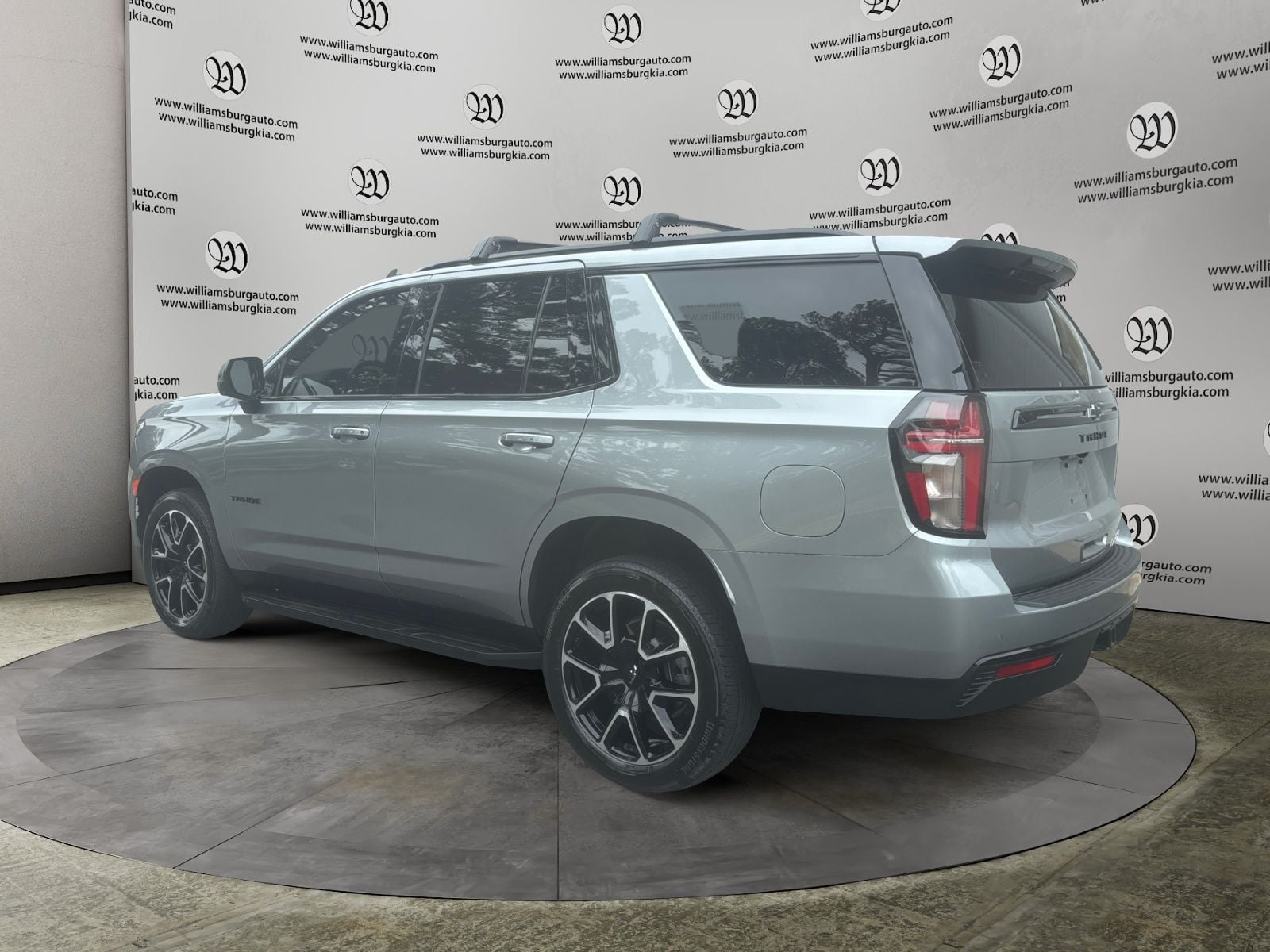 Pre-Owned 2024 Chevrolet Tahoe RST - photo - 2