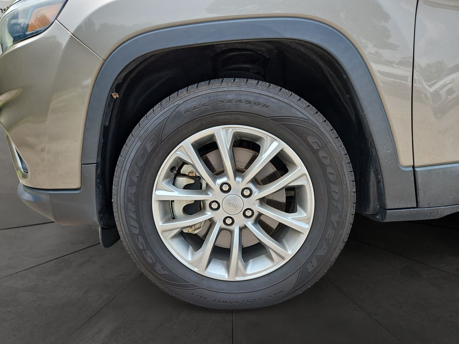 Pre-Owned 2021 Jeep Cherokee Latitude Plus - photo - 13