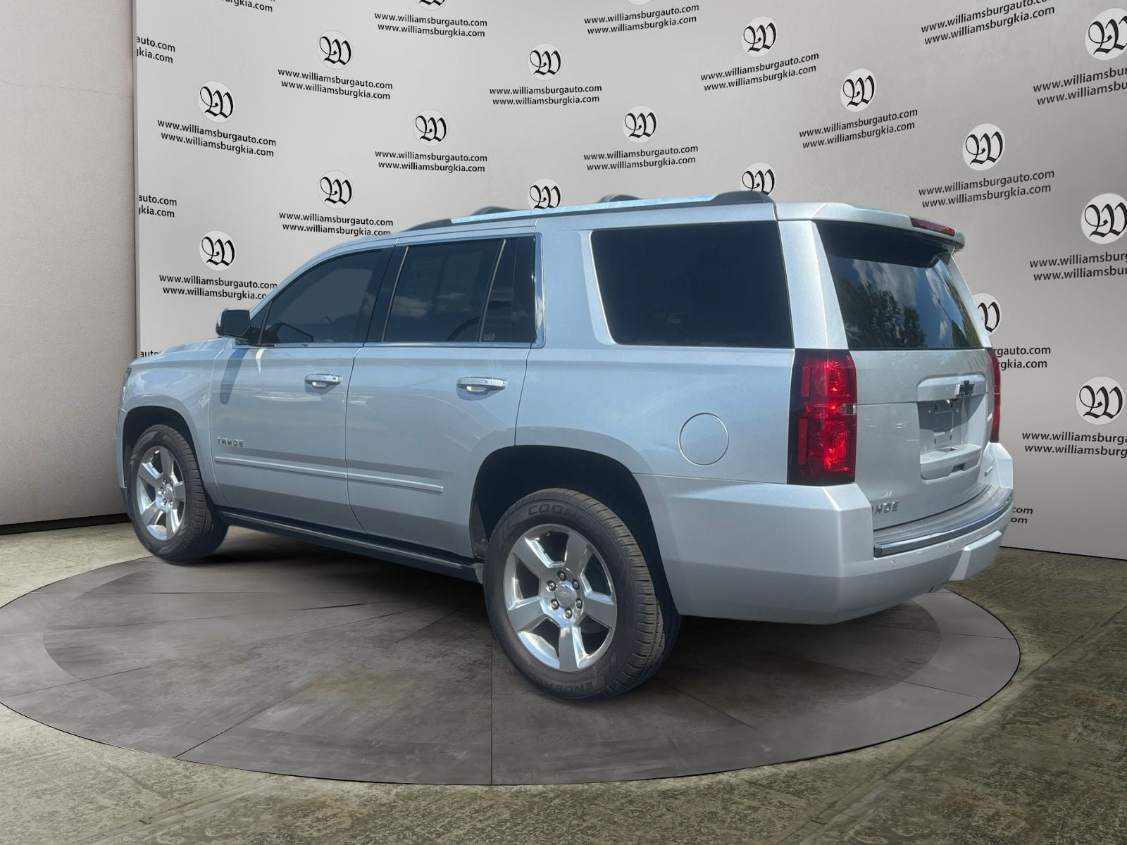 Pre-Owned 2019 Chevrolet Tahoe Premier - photo - 2