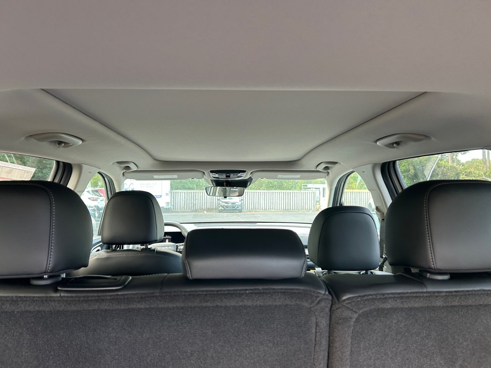 New 2026 Kia Sorento S - photo - 17