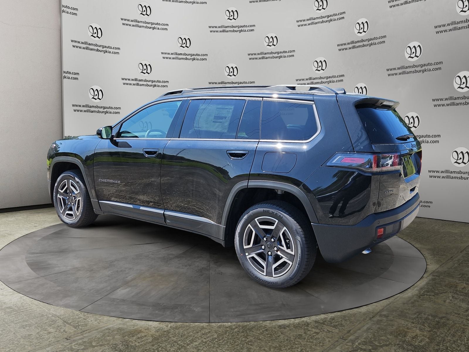 New 2026 Jeep Cherokee Limited - photo - 2