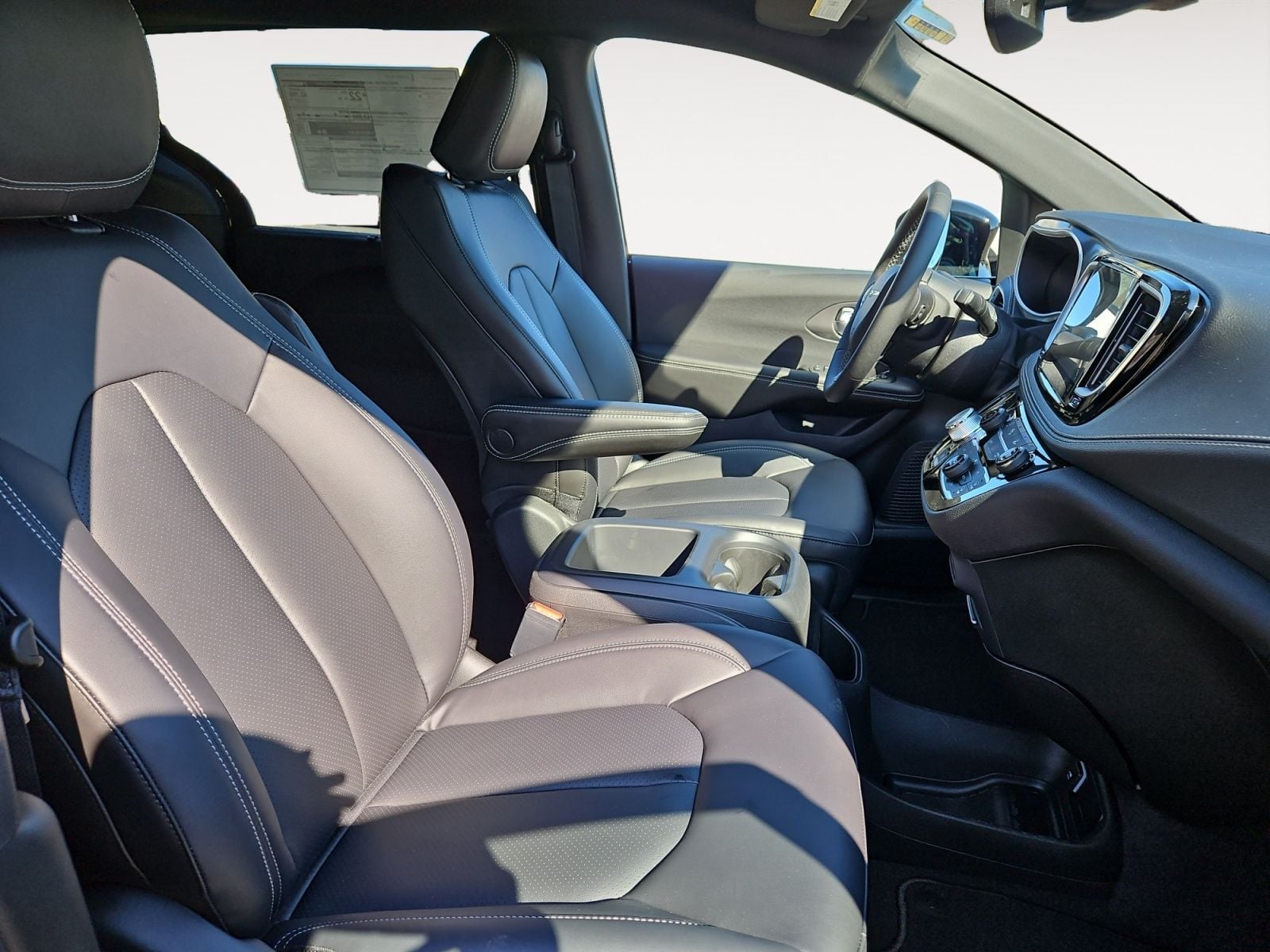 New 2026 Chrysler Pacifica Select - photo - 14