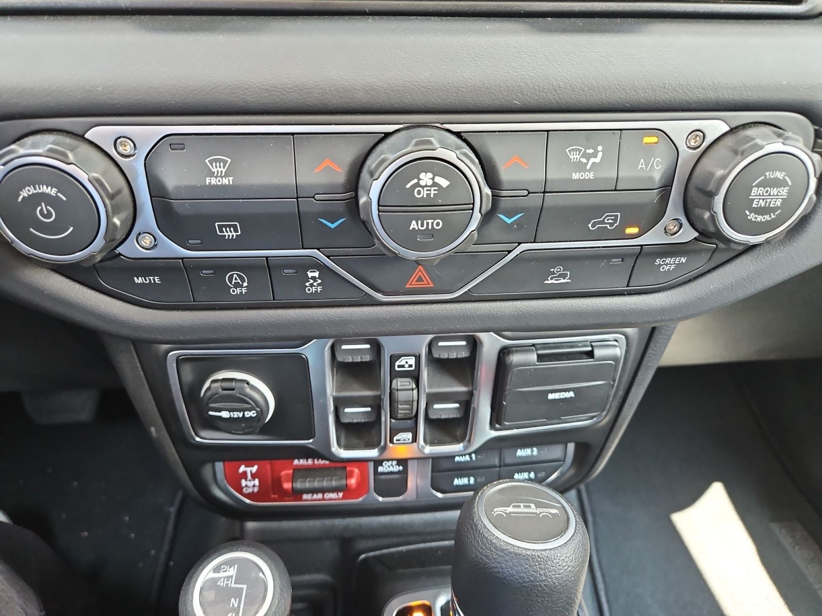 Pre-Owned 2026 Jeep Gladiator Mojave - photo - 27
