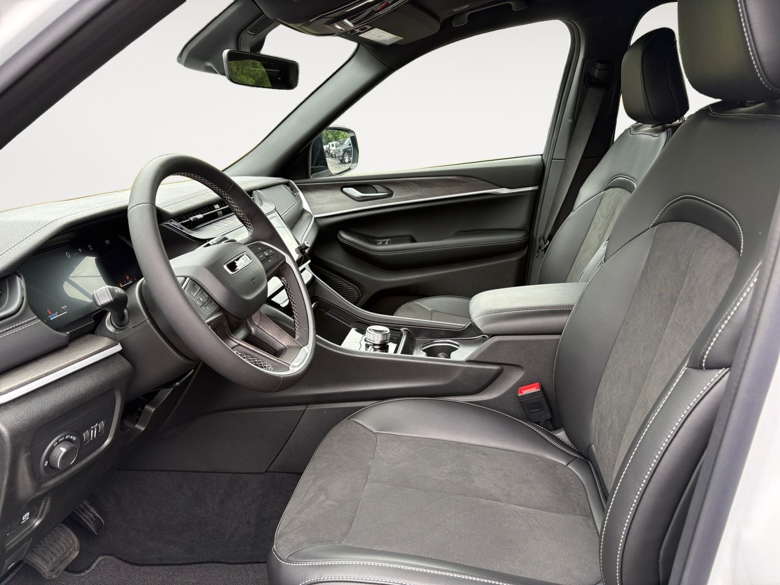New 2026 Jeep Grand Cherokee L Altitude - photo - 8