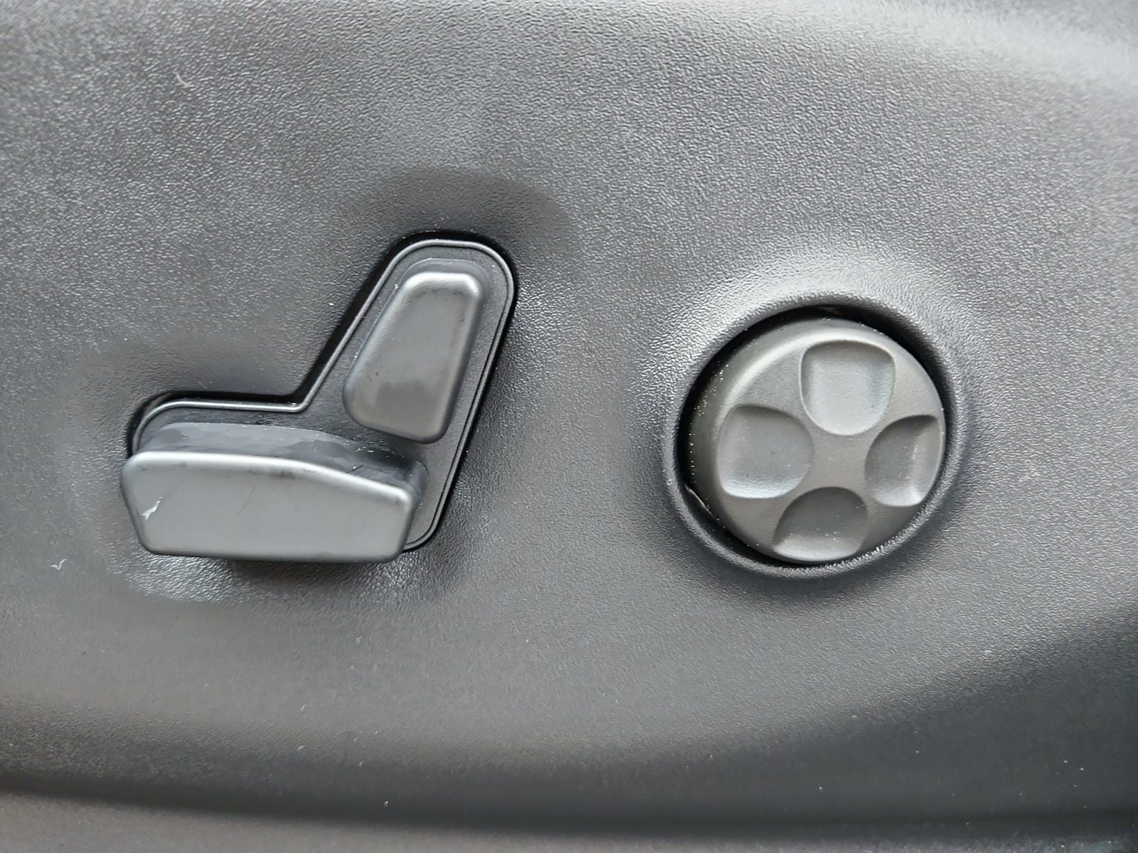 New 2026 Chrysler Pacifica Limited - photo - 20