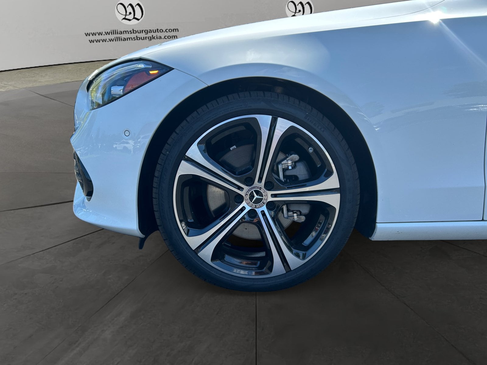 Pre-Owned 2024 Mercedes-Benz C-Class C 300 - photo - 13