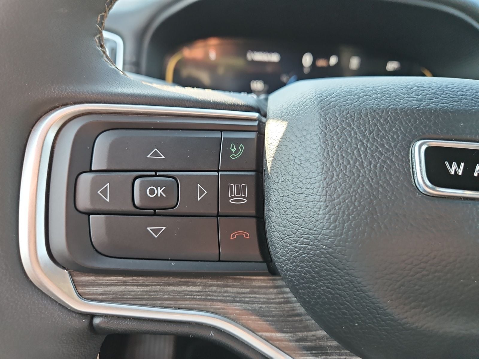 Pre-Owned 2024 Jeep Wagoneer L Series II - photo - 24