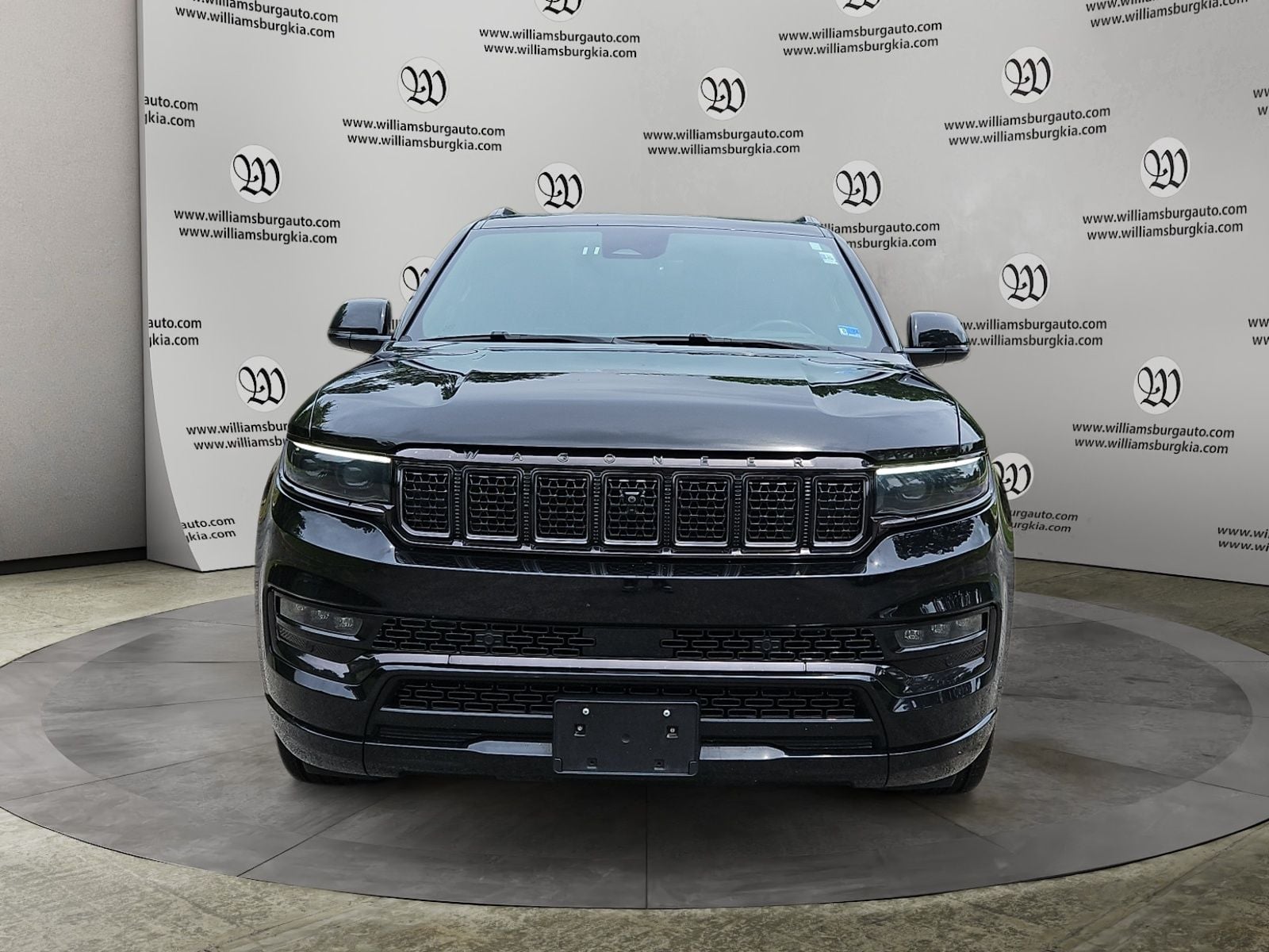 Pre-Owned 2024 Jeep Grand Wagoneer L Series II - photo - 7