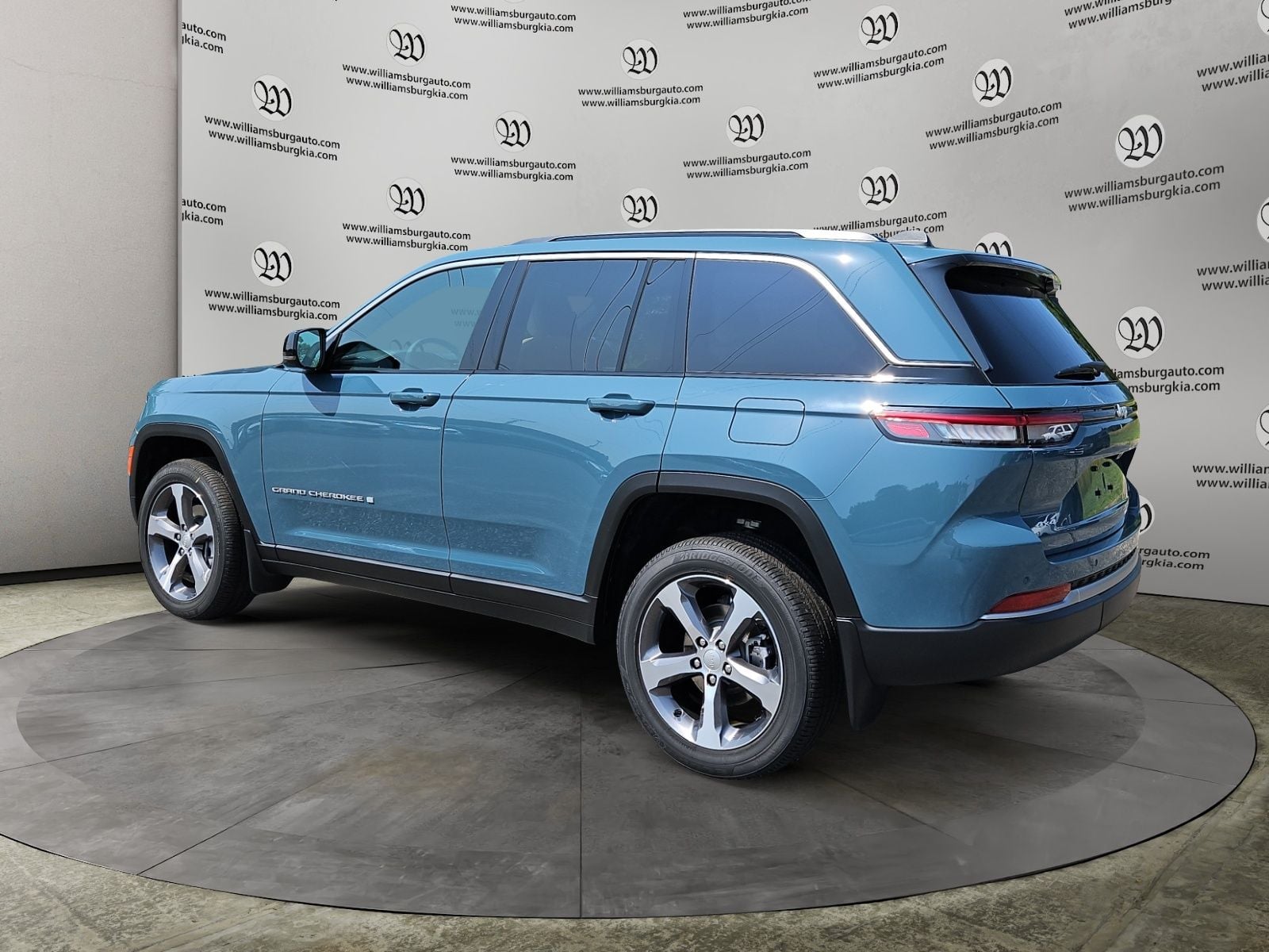 New 2026 Jeep Grand Cherokee Limited - photo - 2