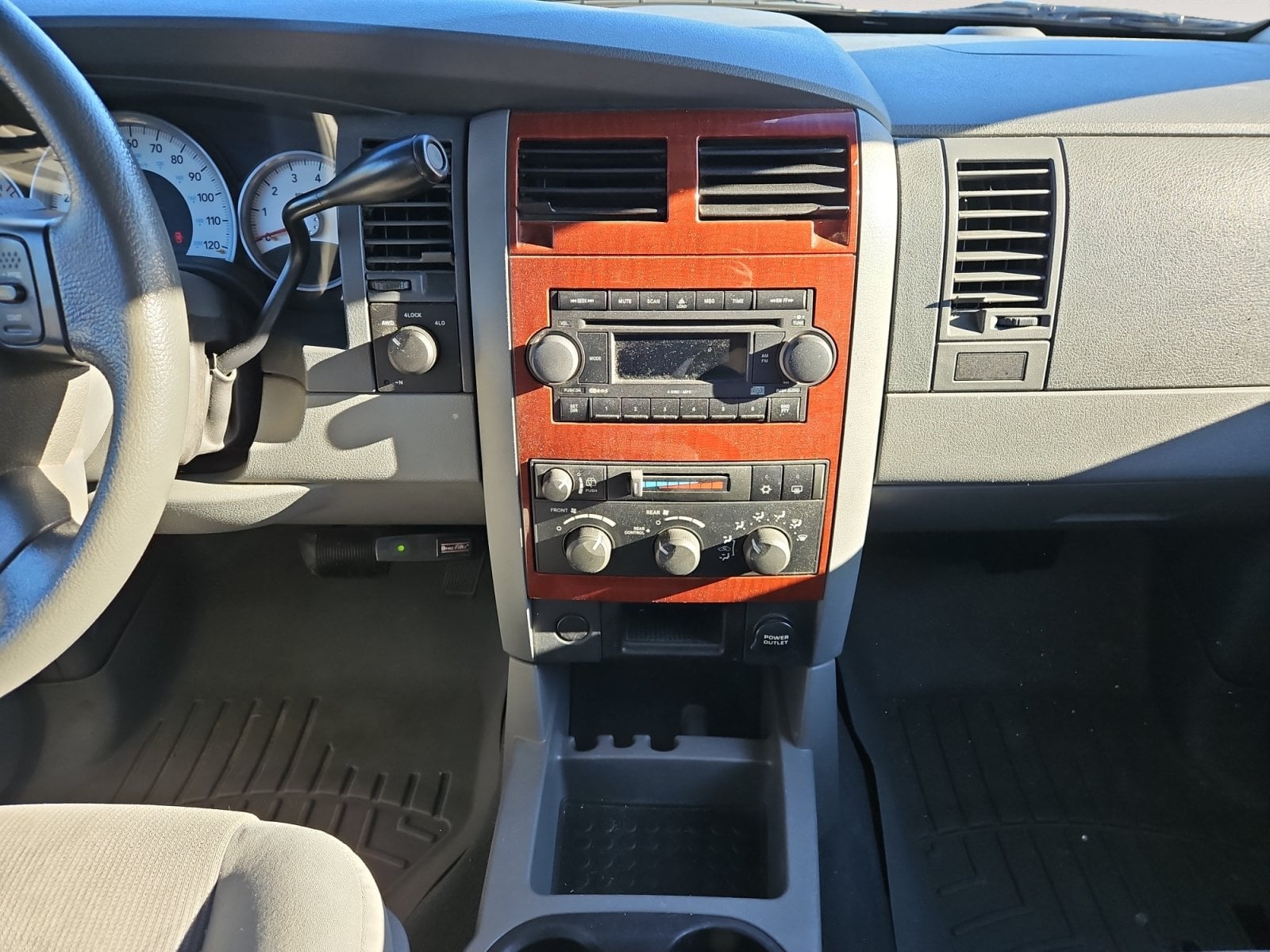 Pre-Owned 2004 Dodge Durango SLT - photo - 10