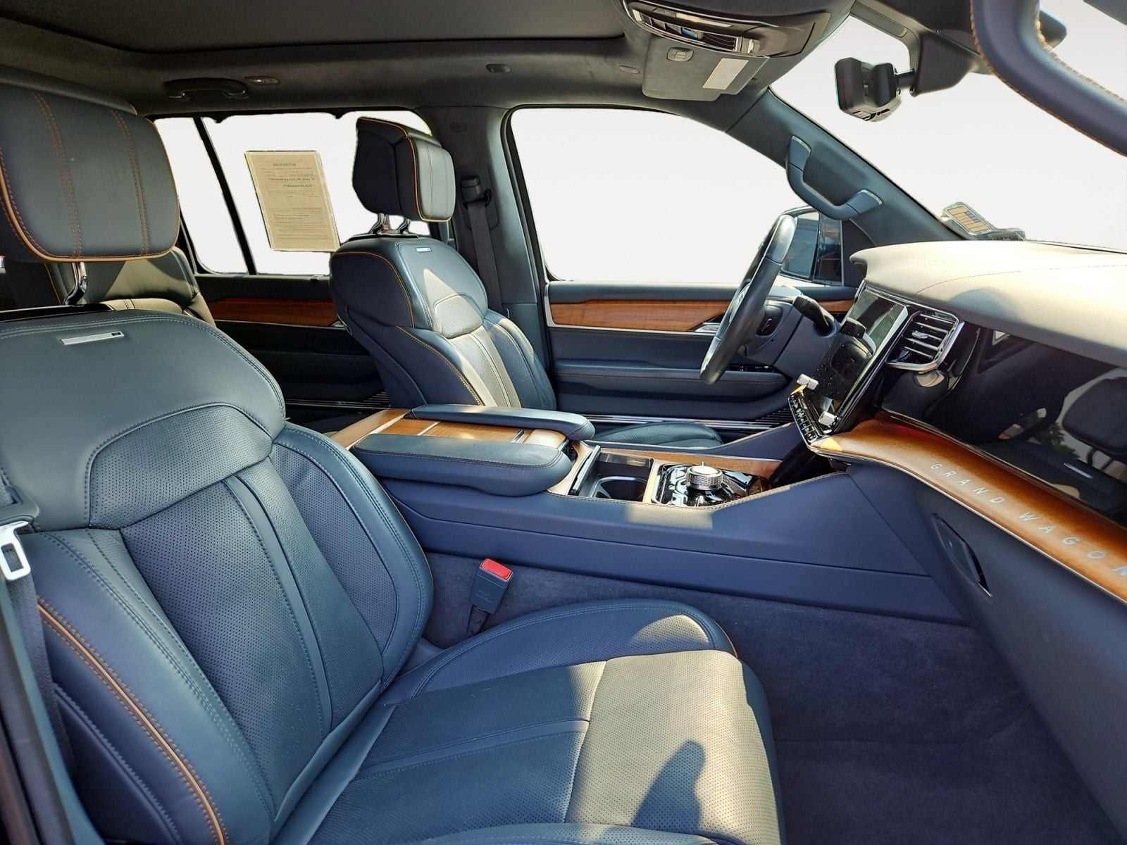 Pre-Owned 2022 Jeep Grand Wagoneer Series II - photo - 14