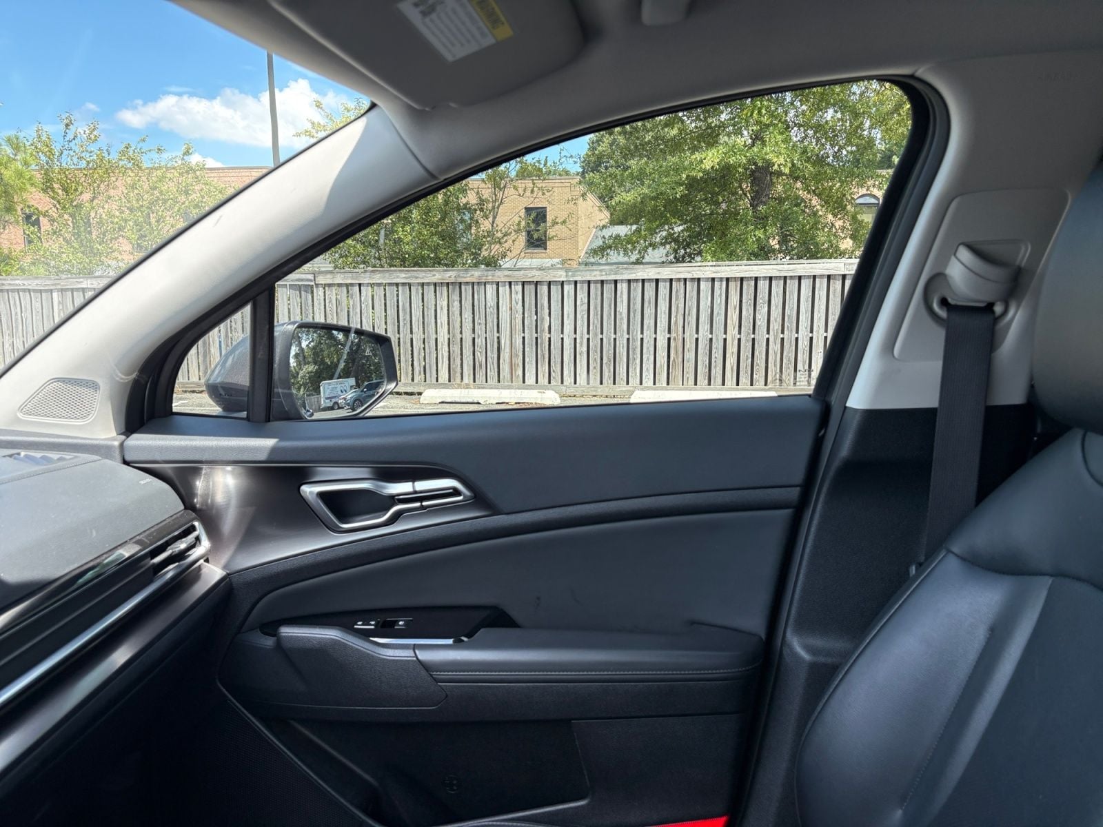 Pre-Owned 2024 Kia Sportage EX - photo - 29