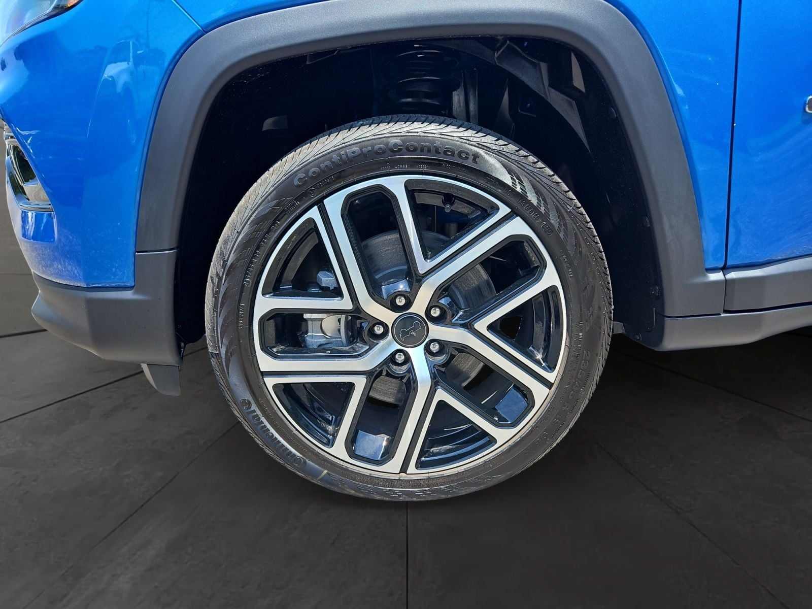 New 2025 Jeep Compass Limited - photo - 13