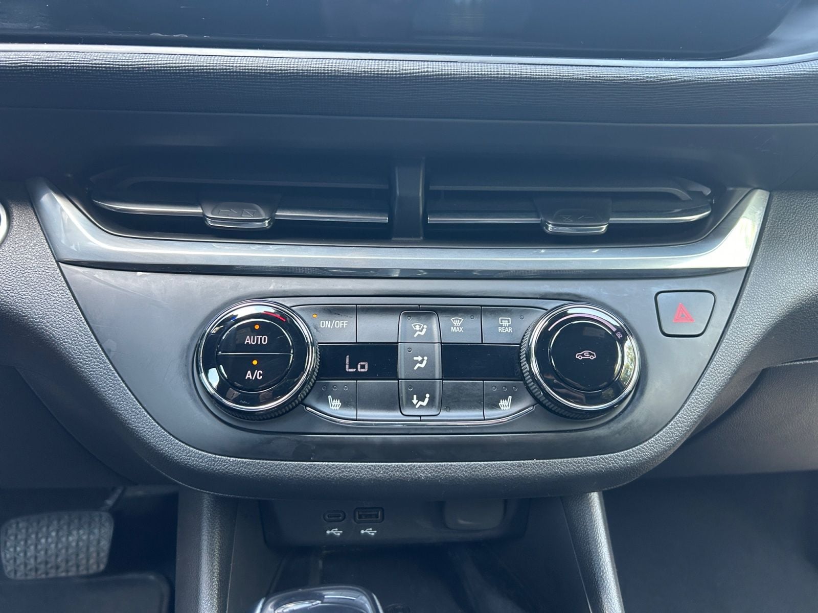 Pre-Owned 2024 Buick Envista Preferred - photo - 19