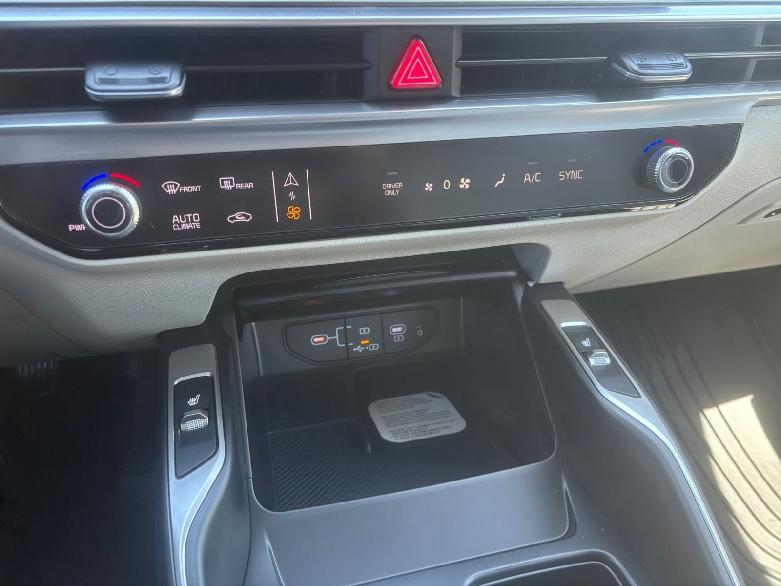 New 2026 Kia Sorento Hybrid EX - photo - 26