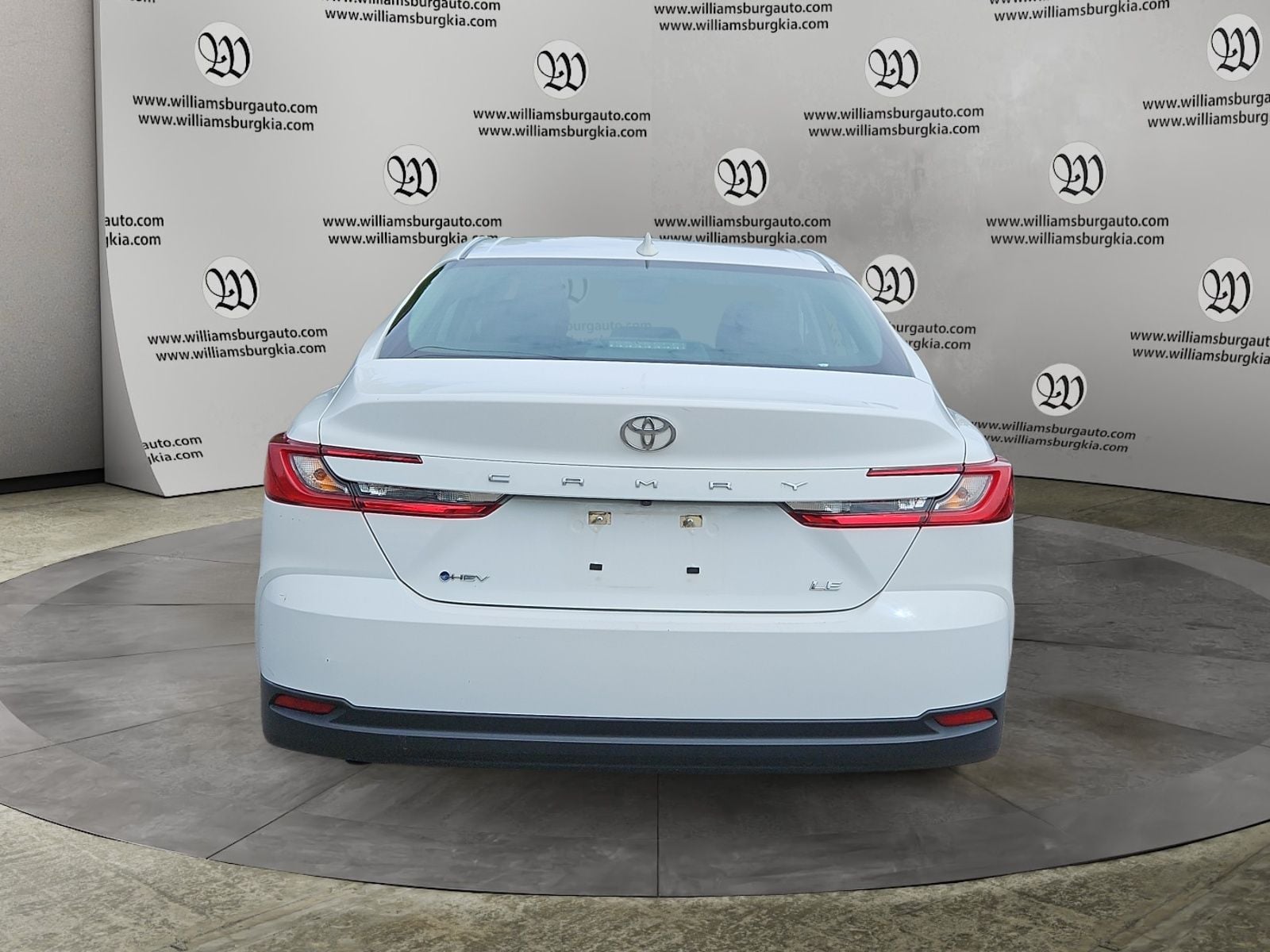 Pre-Owned 2025 Toyota Camry LE - photo - 3