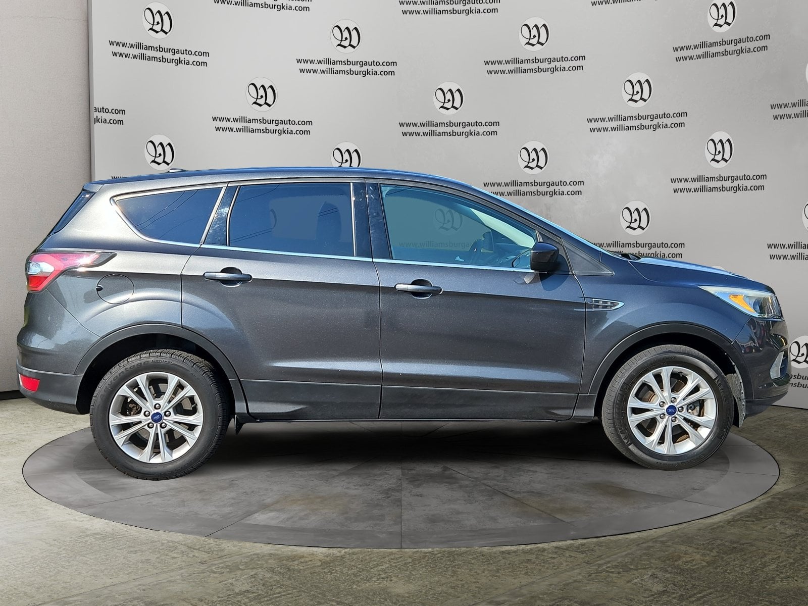 Pre-Owned 2017 Ford Escape SE - photo - 5
