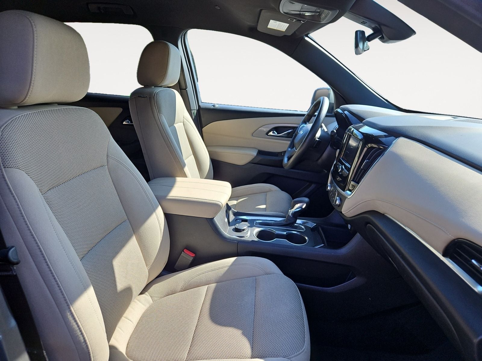 Pre-Owned 2023 Chevrolet Traverse LS - photo - 14