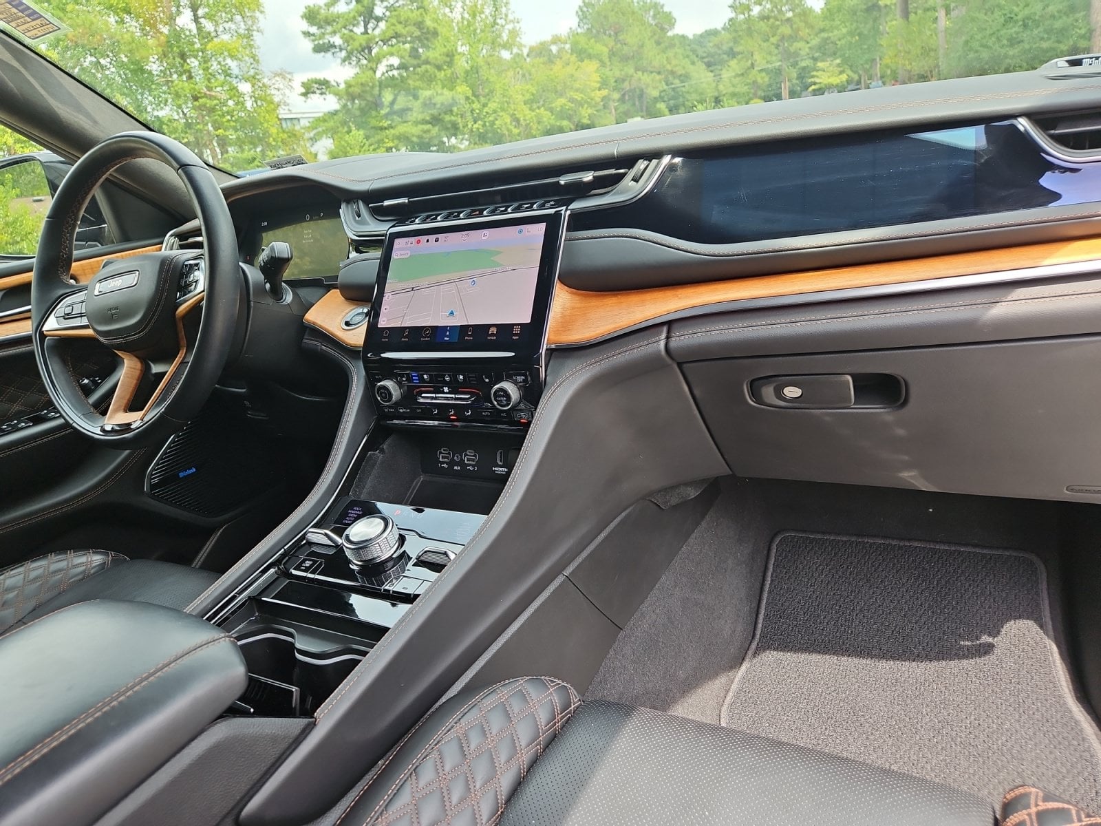 Pre-Owned 2022 Jeep Grand Cherokee L Summit - photo - 15