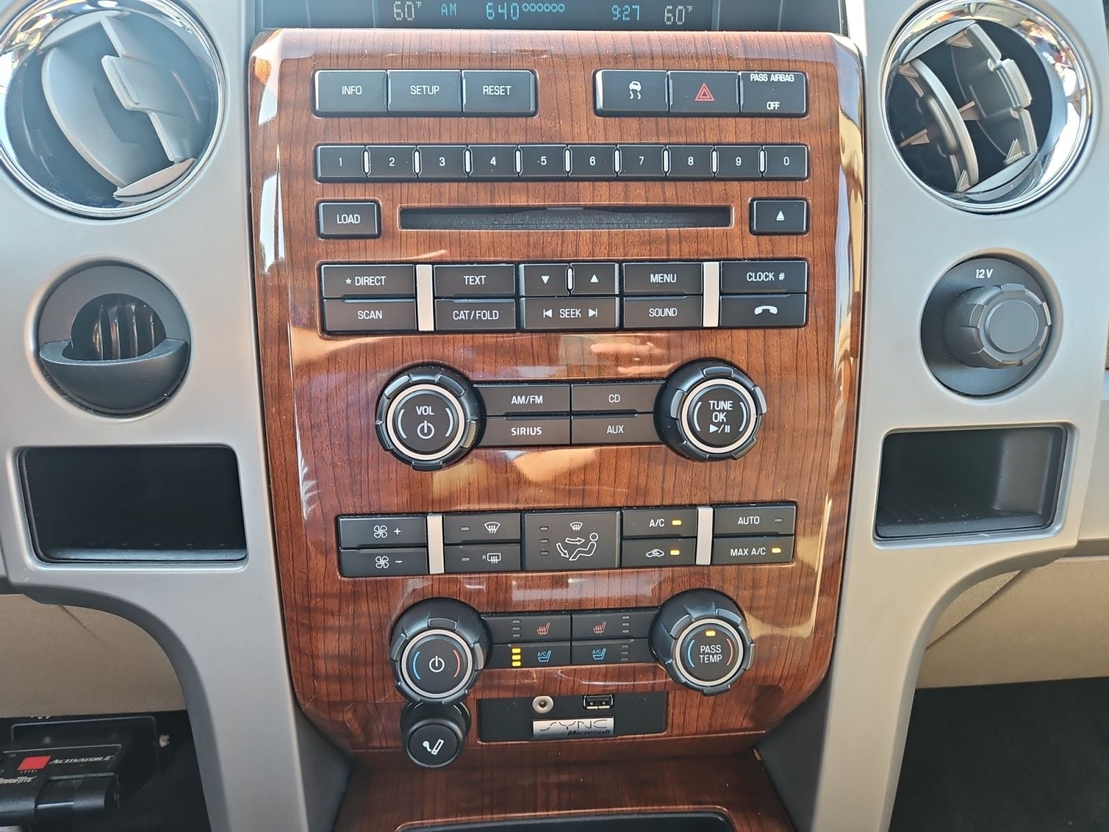 Pre-Owned 2010 Ford F-150 Lariat - photo - 26