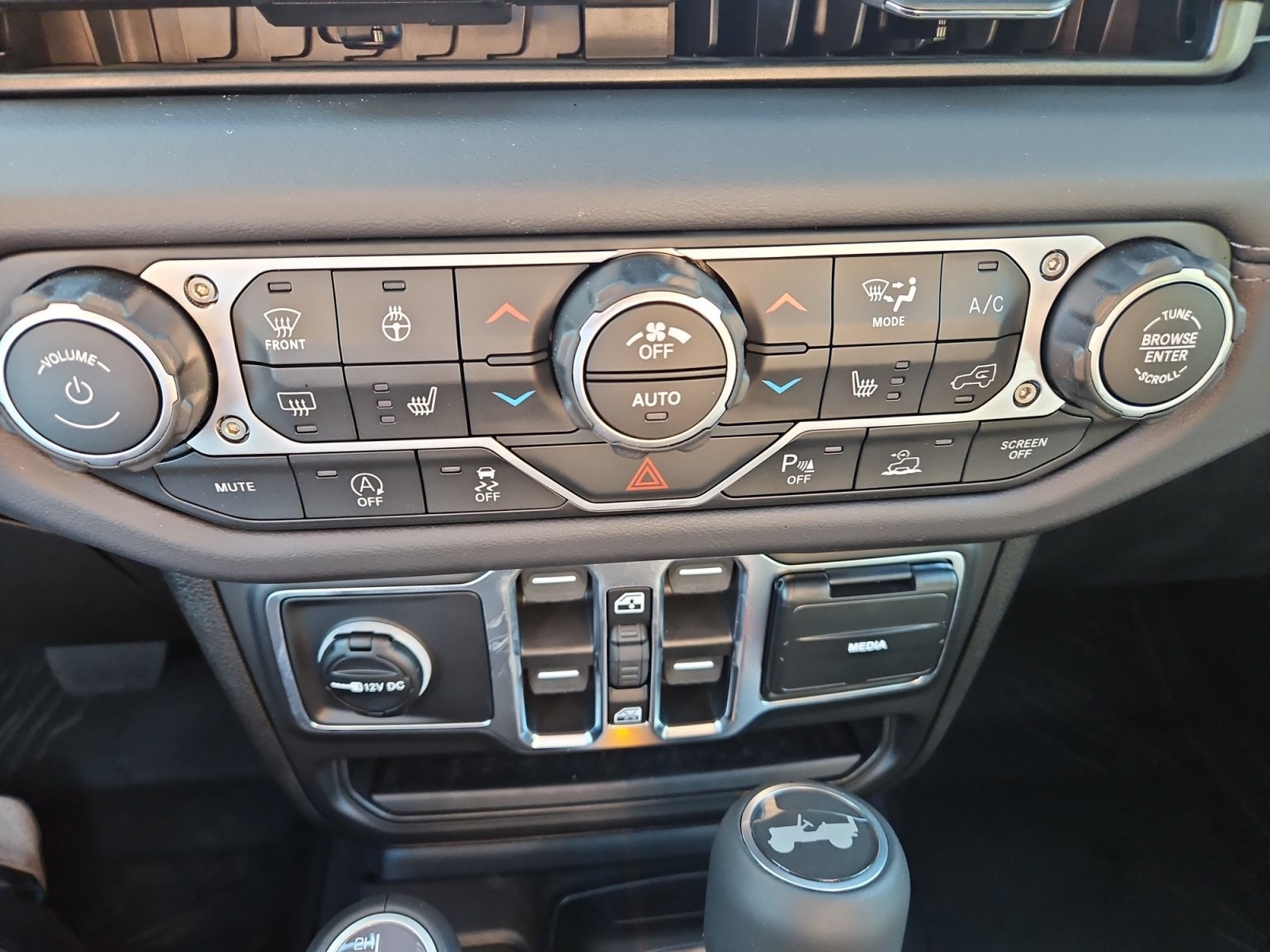New 2027 Jeep Wrangler Sahara - photo - 27