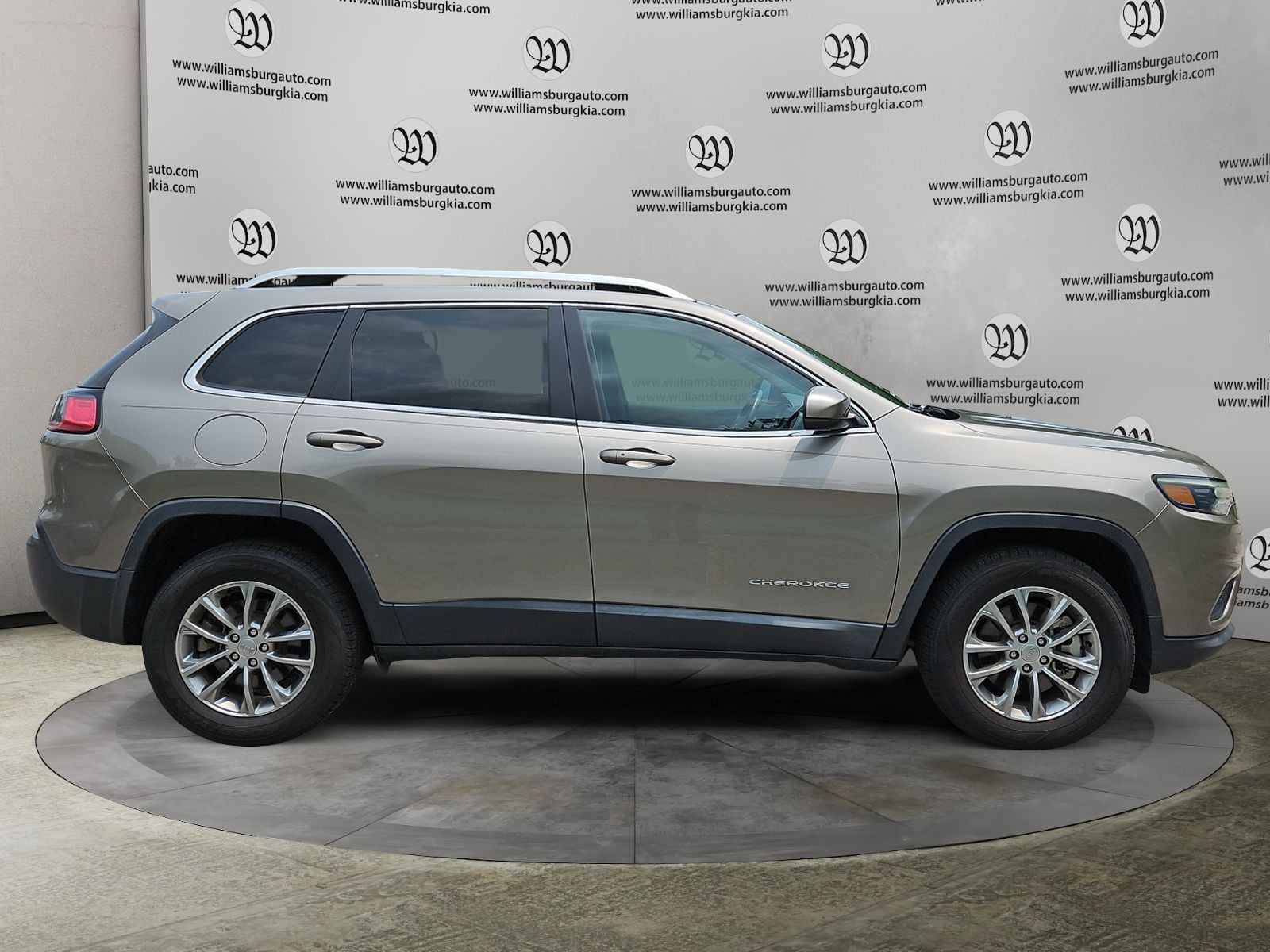 Pre-Owned 2021 Jeep Cherokee Latitude Plus - photo - 5