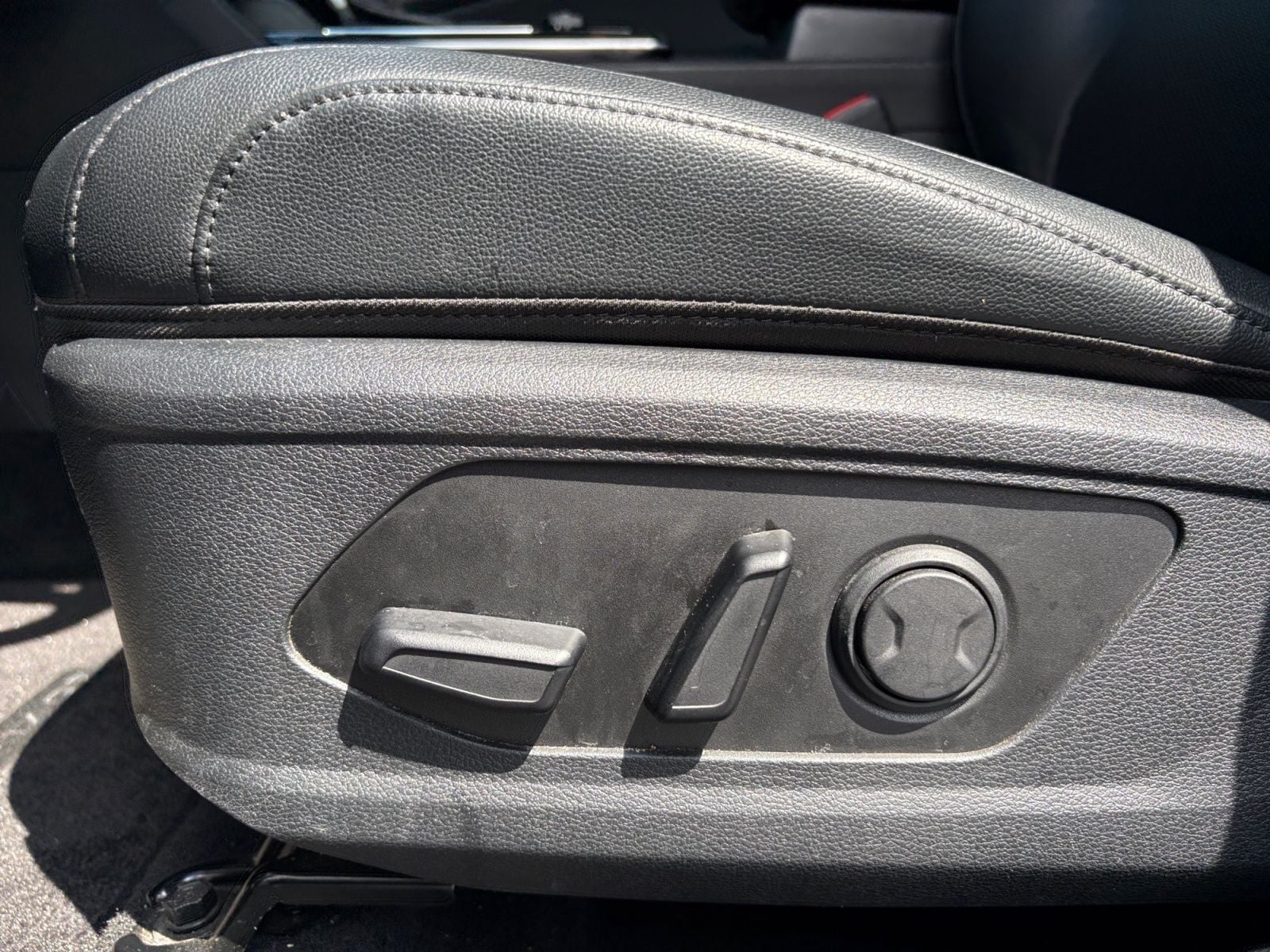 Pre-Owned 2024 Kia Sportage EX - photo - 21