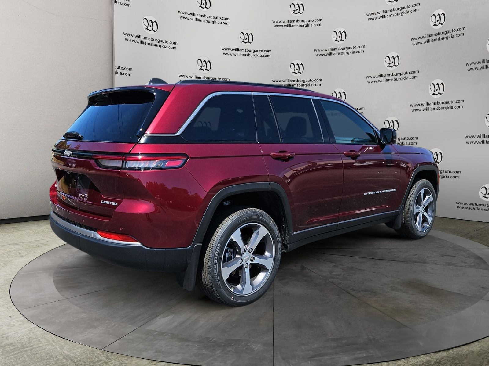 New 2026 Jeep Grand Cherokee Limited - photo - 4