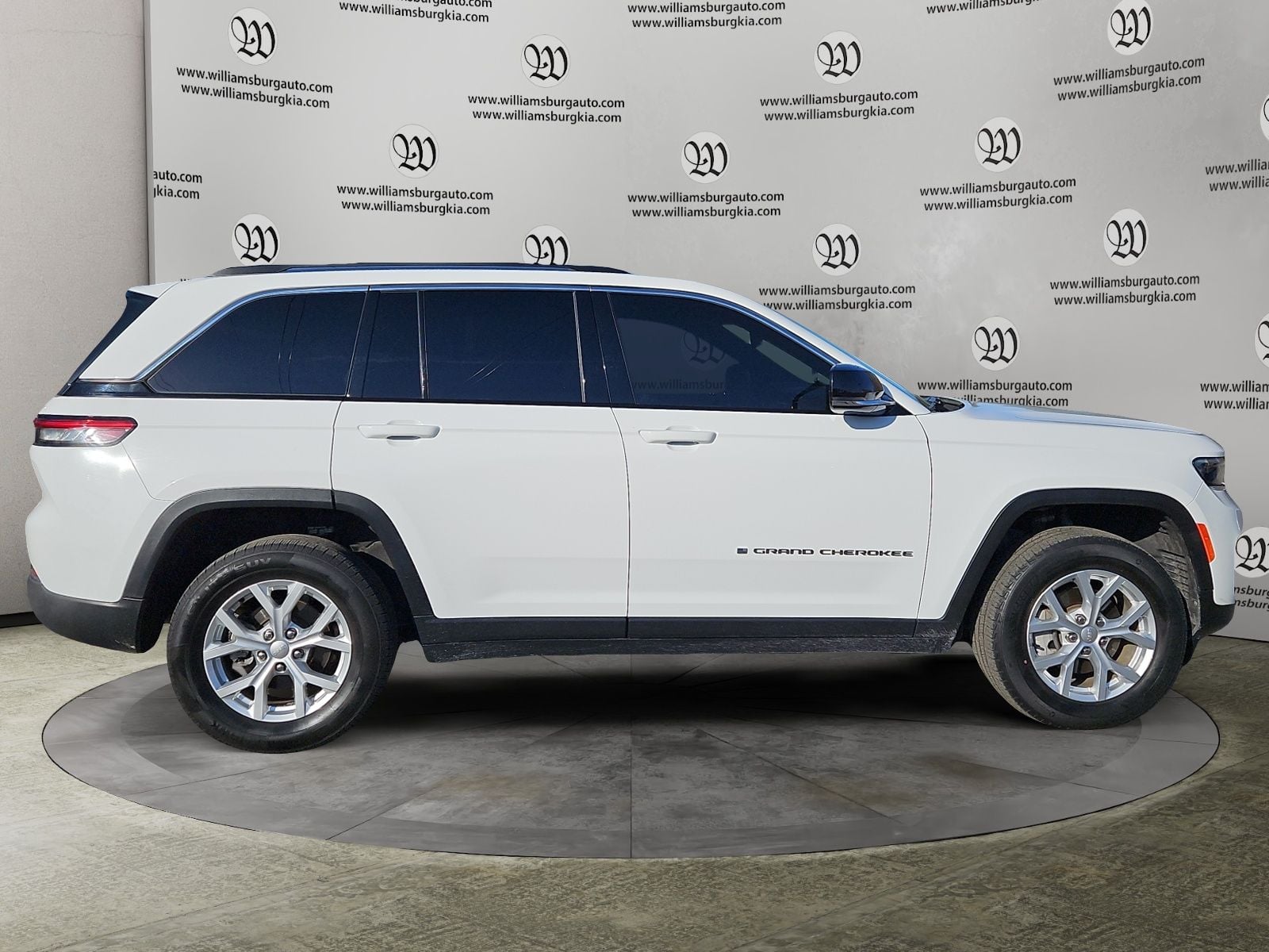 Pre-Owned 2023 Jeep Grand Cherokee Limited - photo - 5