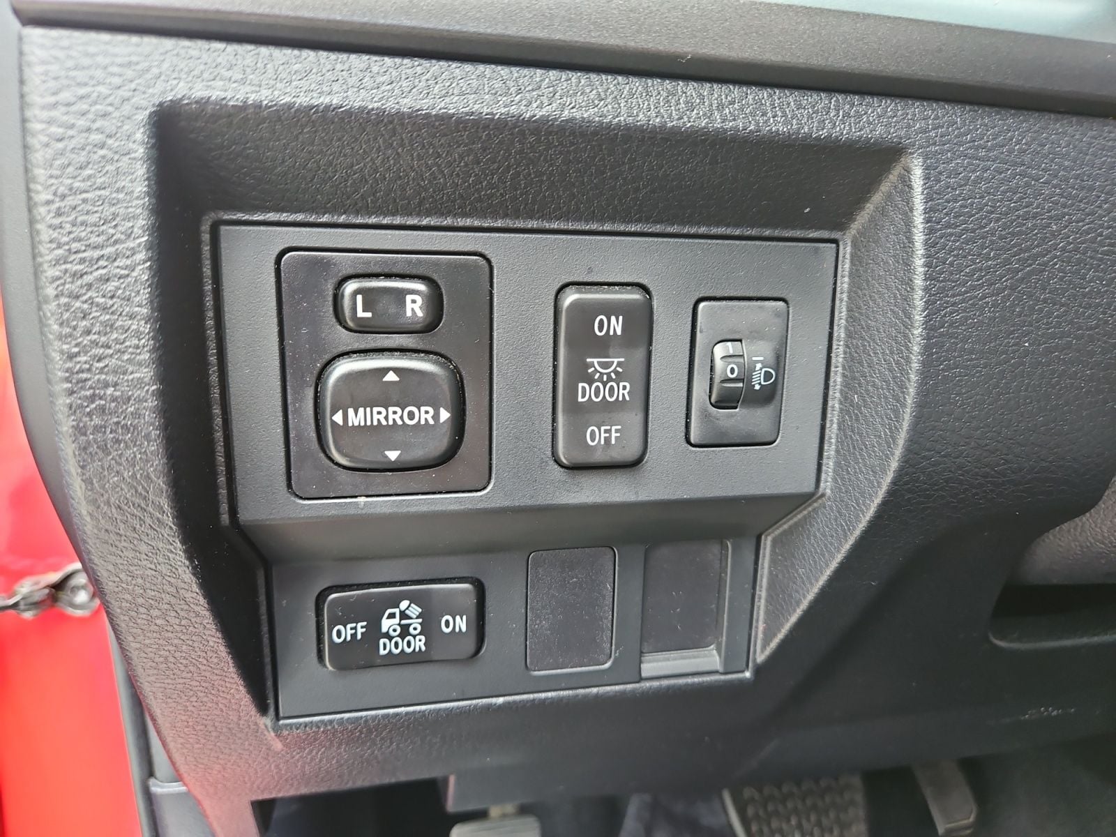 Pre-Owned 2014 Toyota Tundra SR5 - photo - 22
