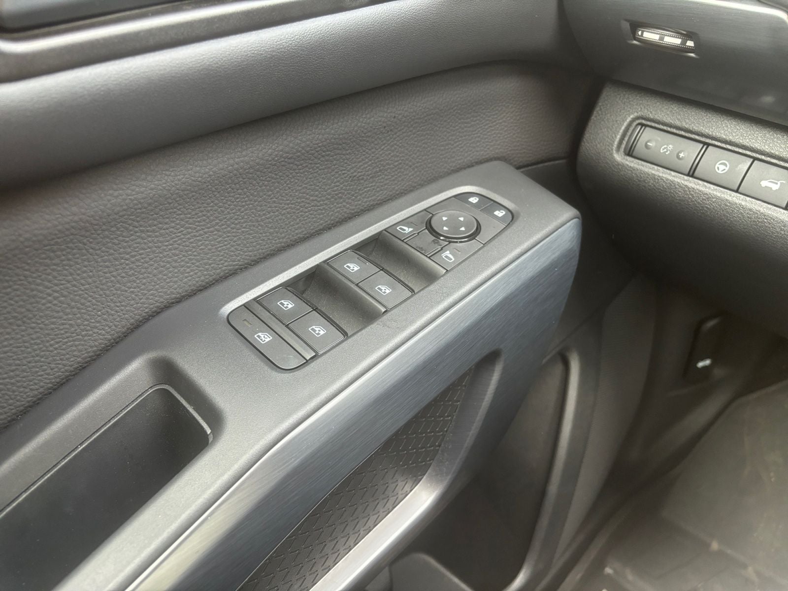 Pre-Owned 2025 Nissan Pathfinder Rock Creek - photo - 19