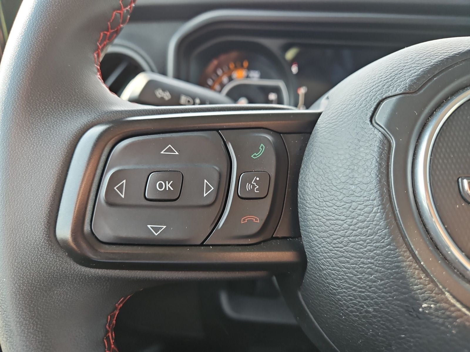Pre-Owned 2024 Jeep Wrangler Rubicon - photo - 24